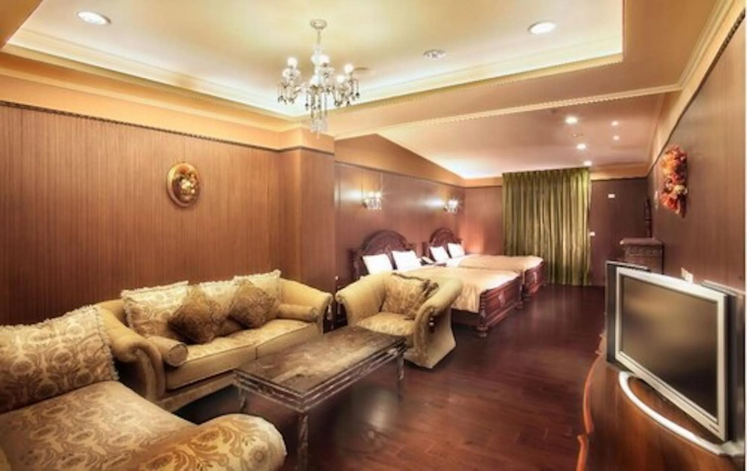 Family Room with Mountain View in Huis Ten Bosch