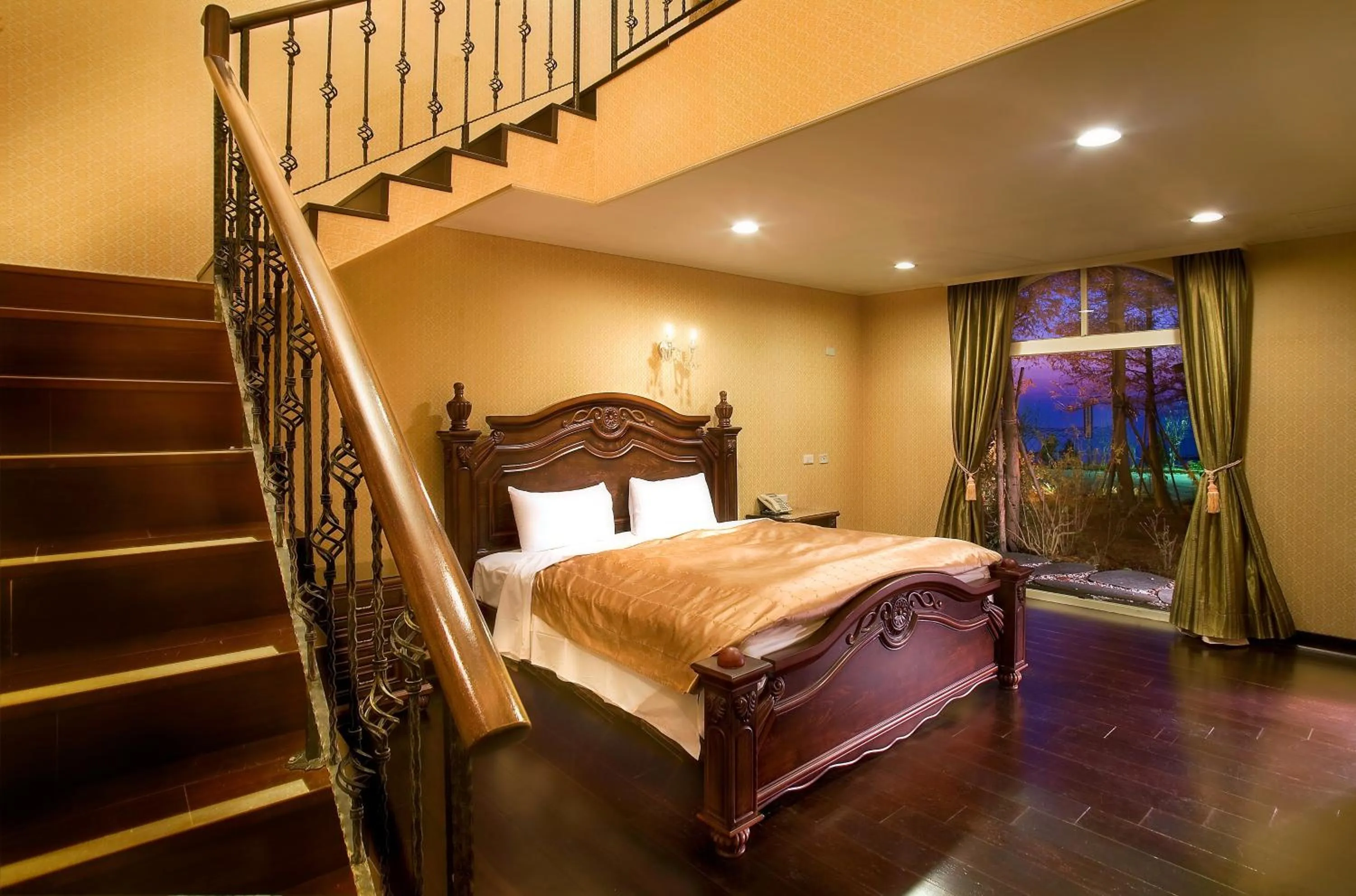 Duplex Family Room in Huis Ten Bosch