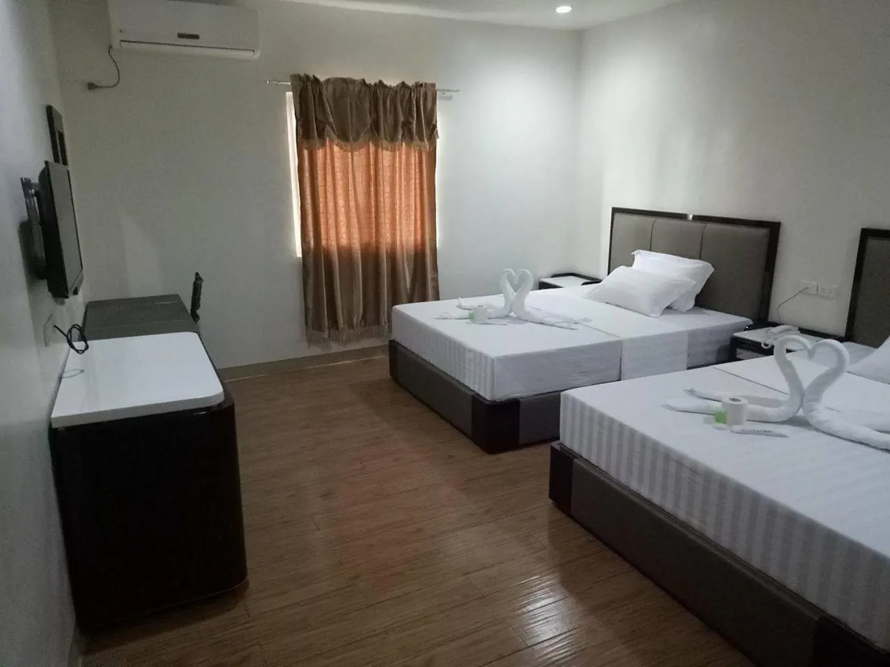 Family Room in Meaco Royal Hotel - Tabaco