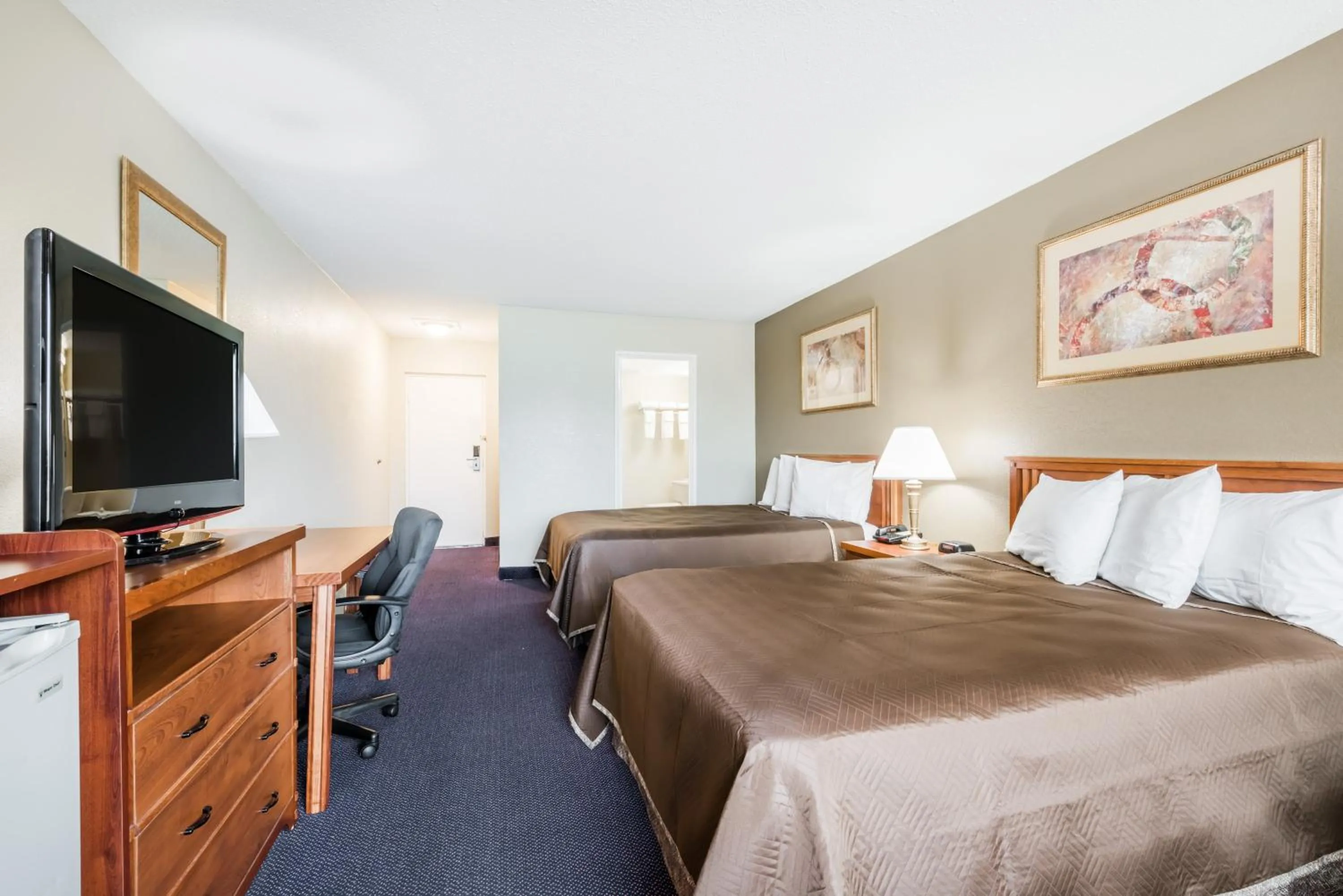 Standard Double Room with Two Double Beds - Non-Smoking in Red Carpet Inn Lancaster