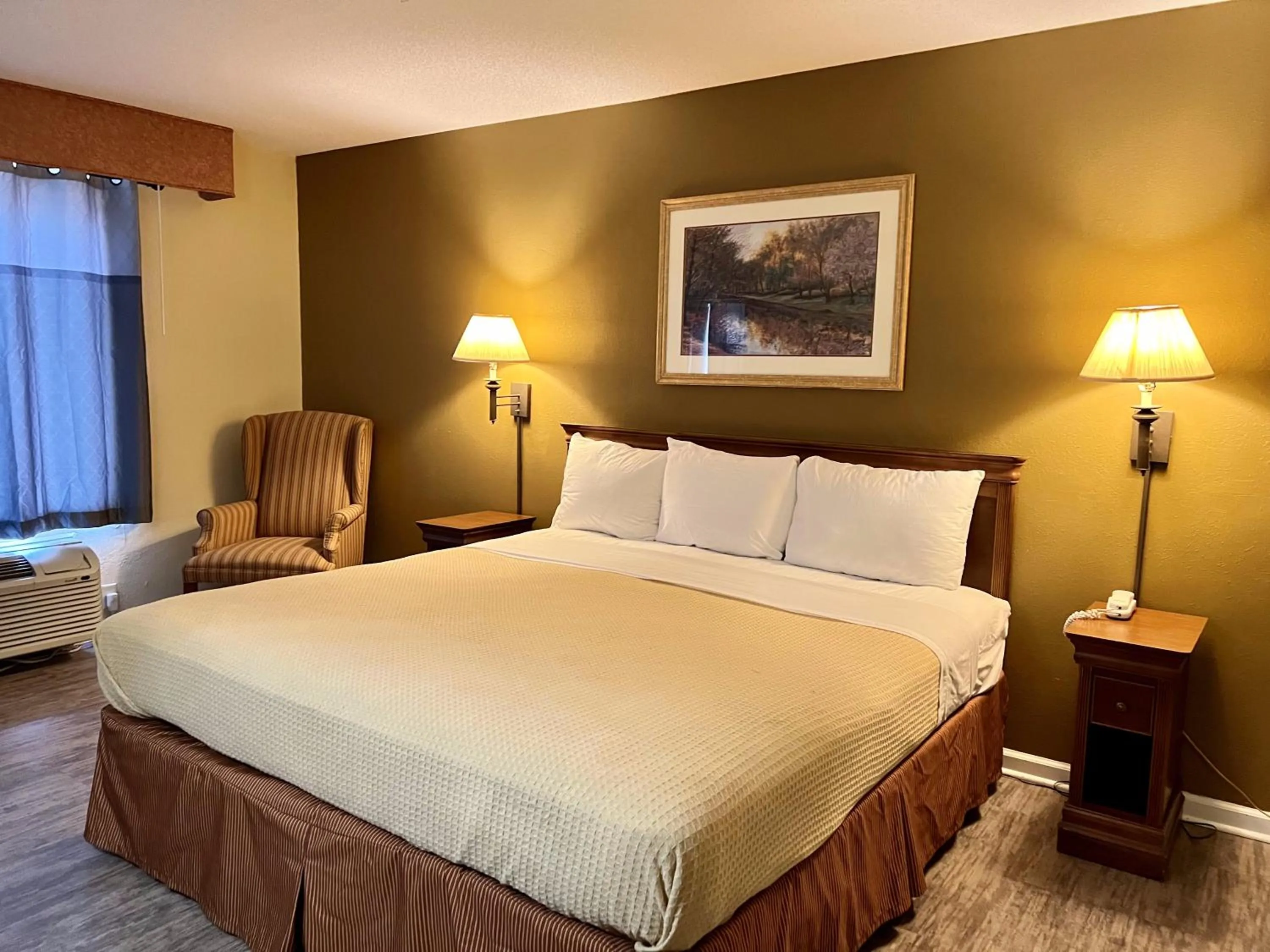 King Room in FairBridge Inn Express Mount Vernon