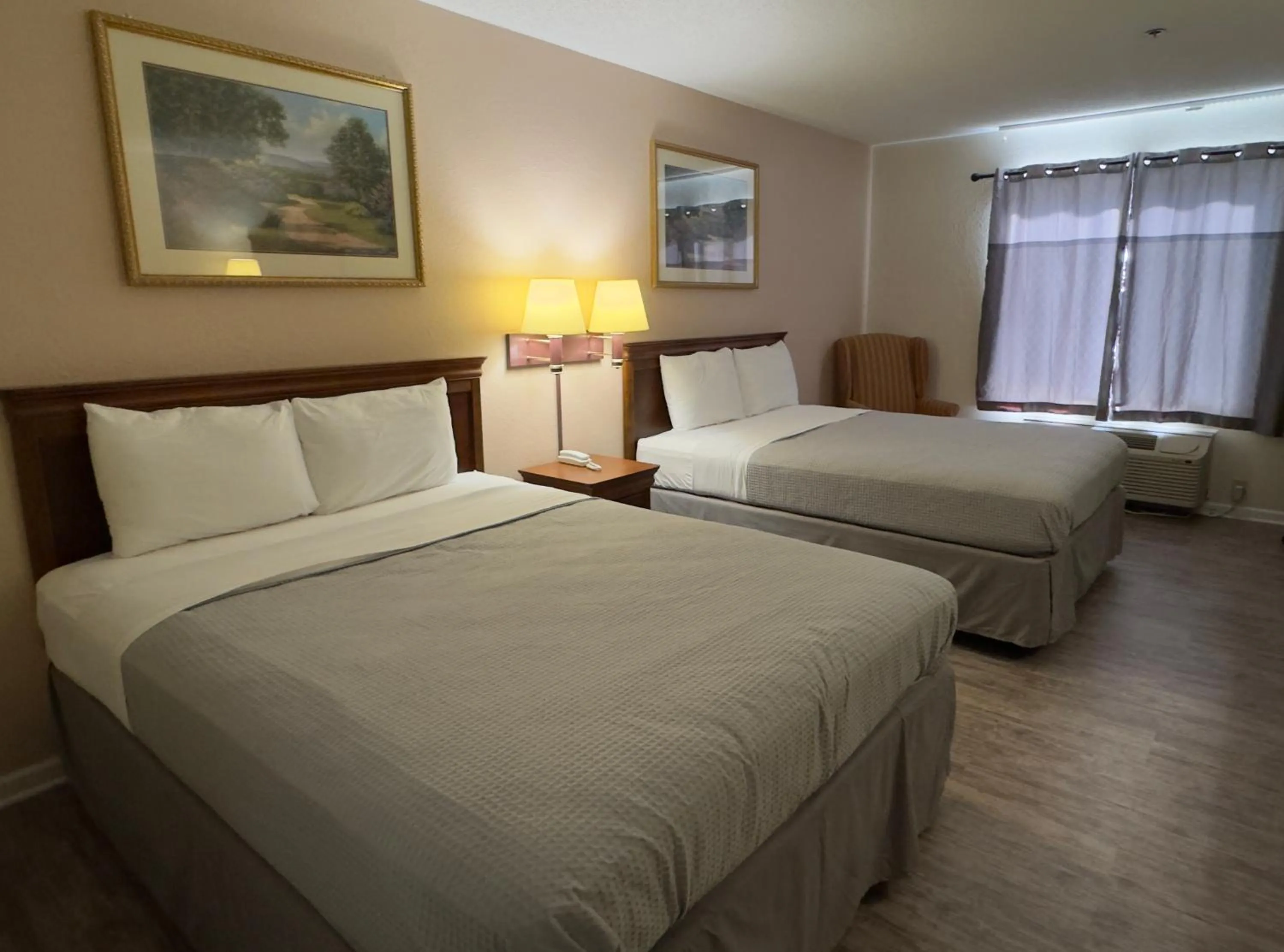 Queen Room with Two Queen Beds in FairBridge Inn Express Mount Vernon