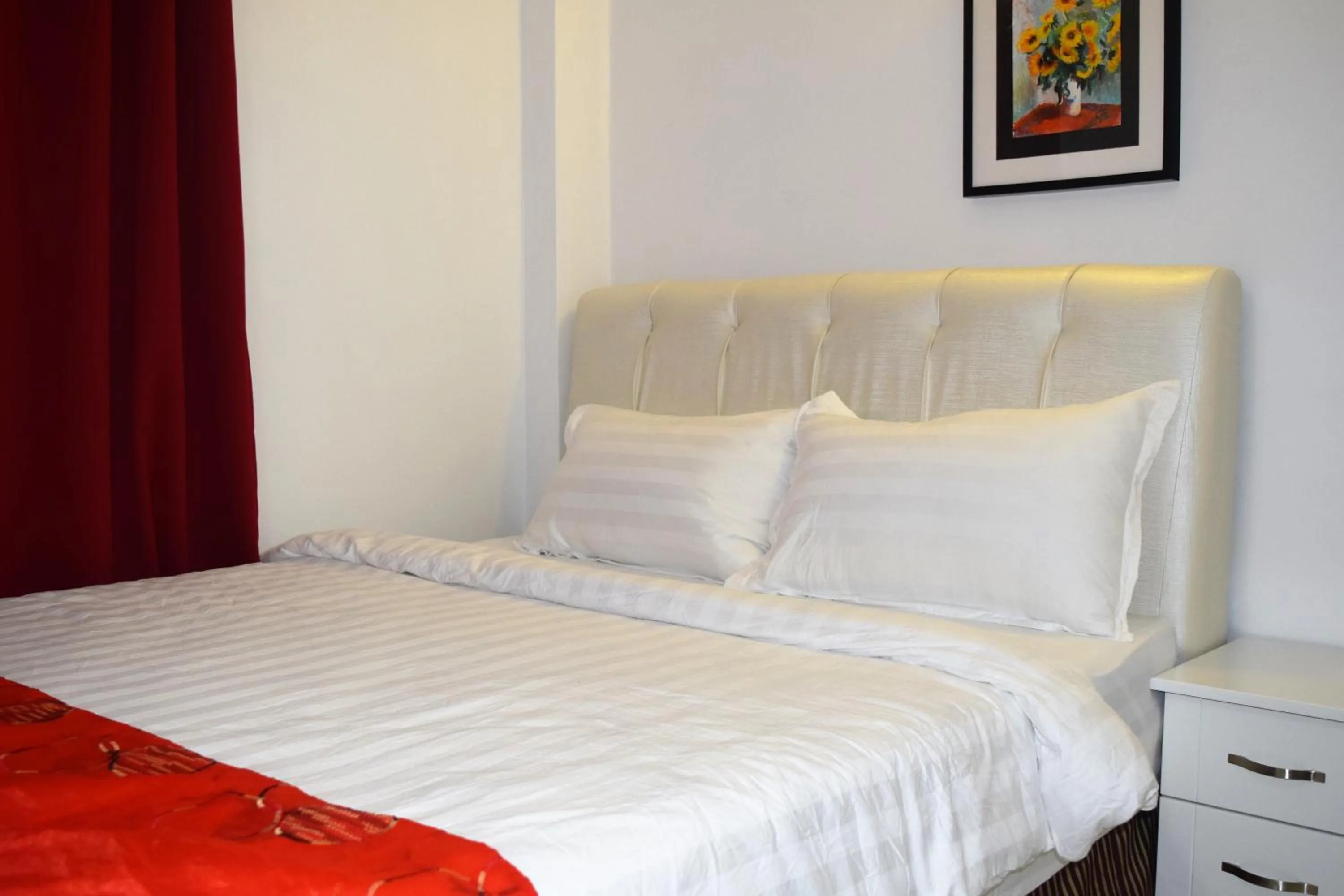 Standard Queen Room in S Rose Hotel