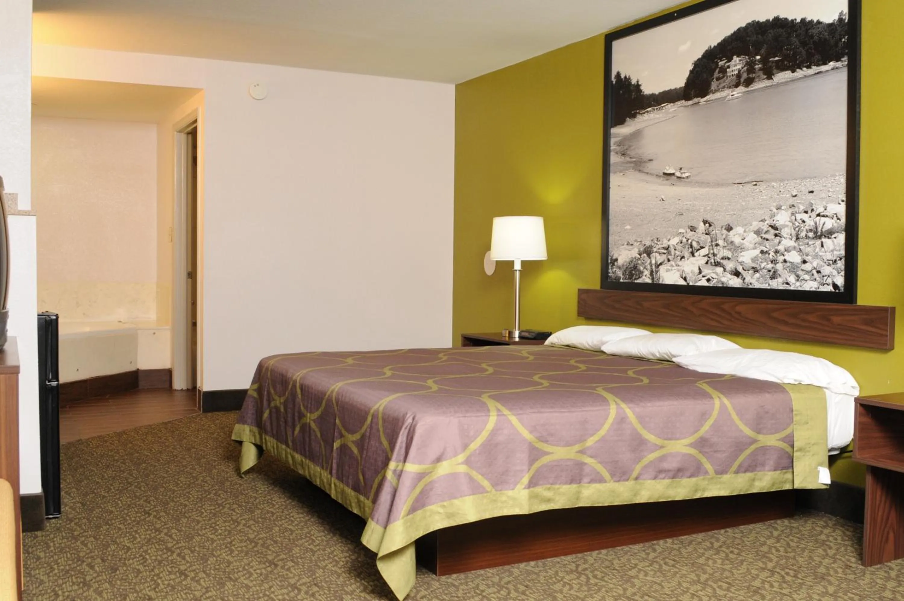 King Room - Mobility Access/Smoking in Super 8 by Wyndham Gainesville