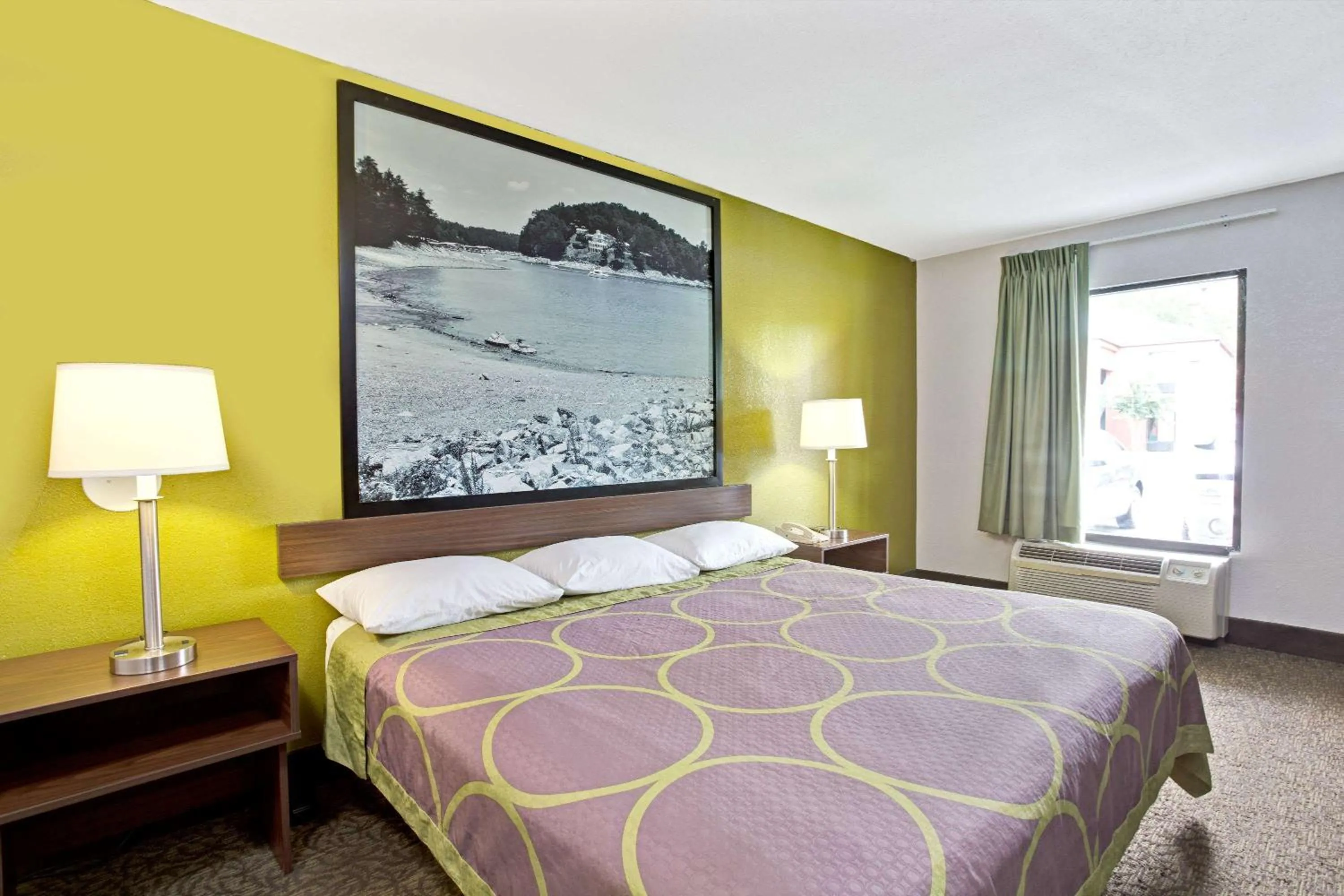 King Room - Mobility Access/Non-Smoking in Super 8 by Wyndham Gainesville