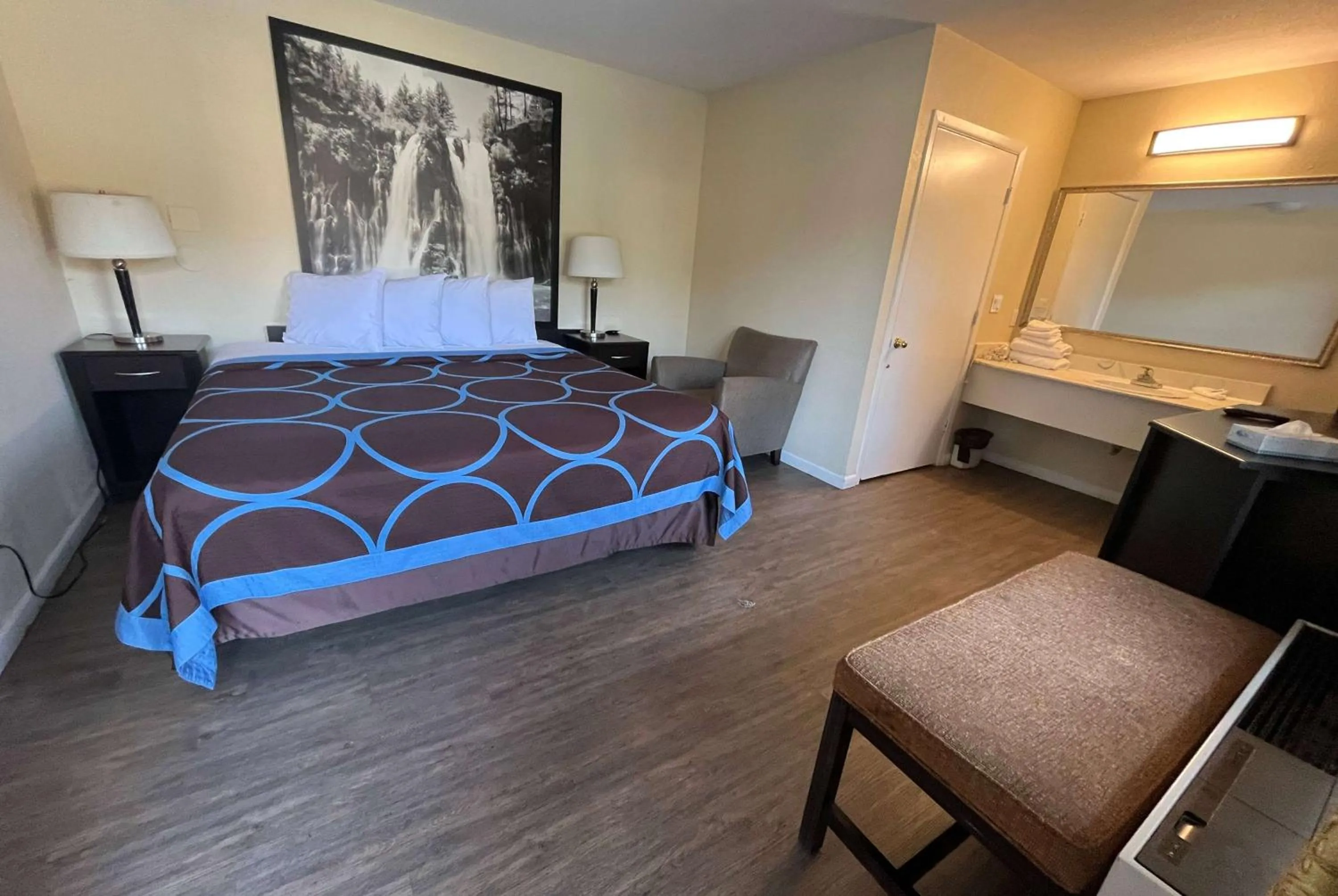 Queen Room - Non-Smoking in Super 8 by Wyndham Red Bluff