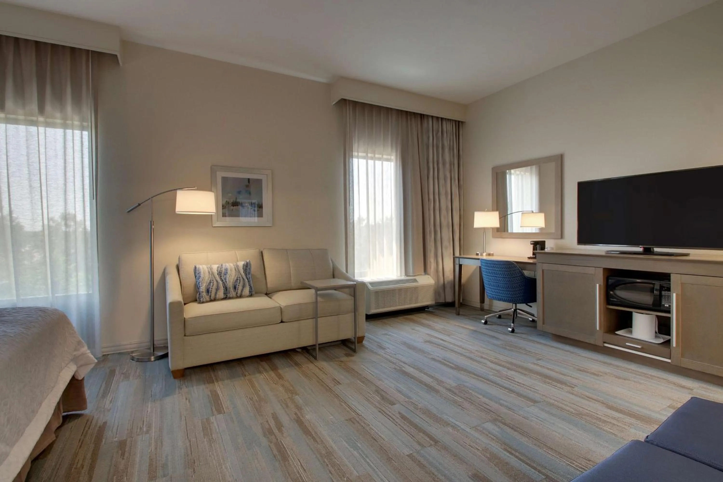 King Room - Mobility Access/Non-Smoking in Hampton Inn Sneads Ferry Topsail Beach
