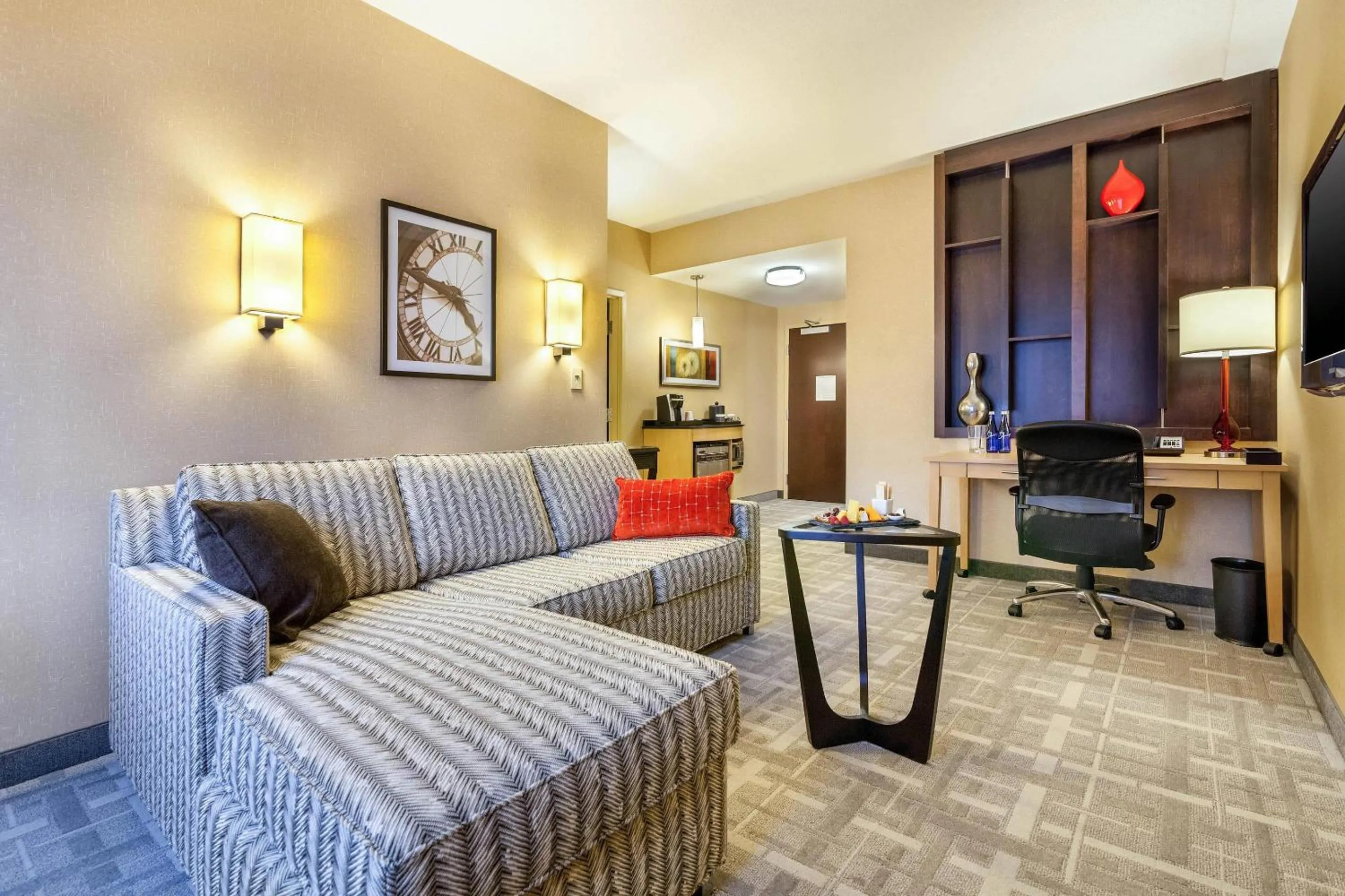 One-Bedroom King Suite - Non-Smoking in Cambria Hotel Pittsburgh - Downtown