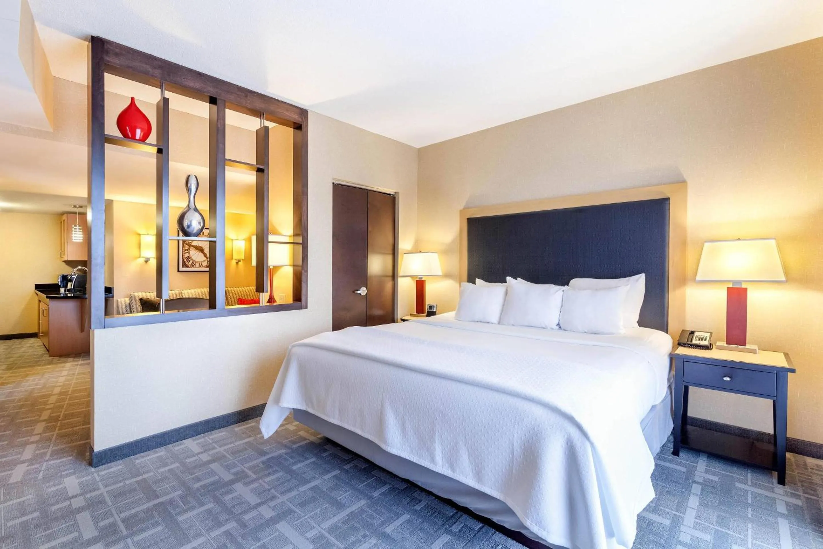 Tower King Room - Non-Smoking in Cambria Hotel Pittsburgh - Downtown