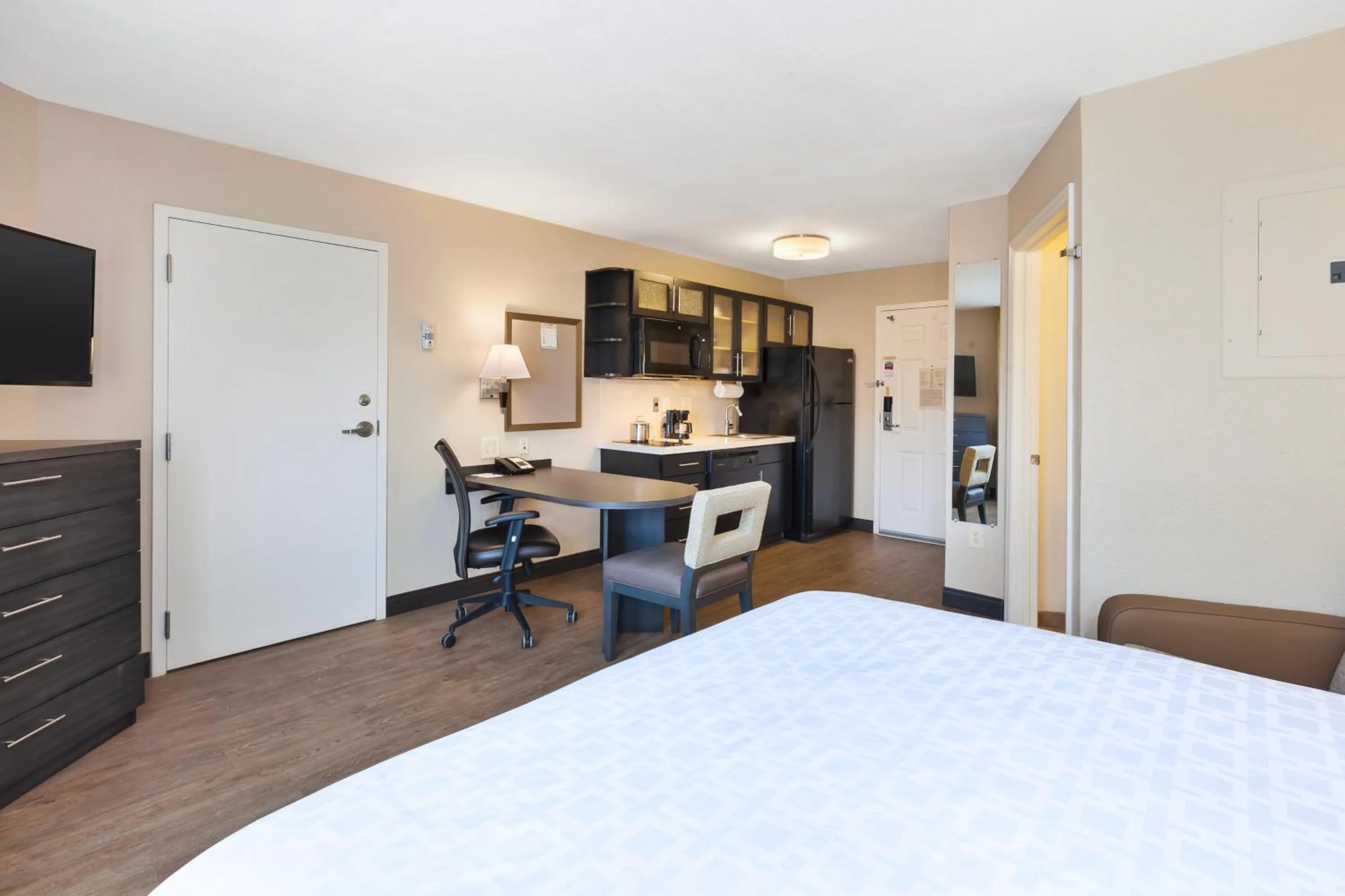 Studio Queen Suite in Candlewood Suites Rocky Mount by IHG