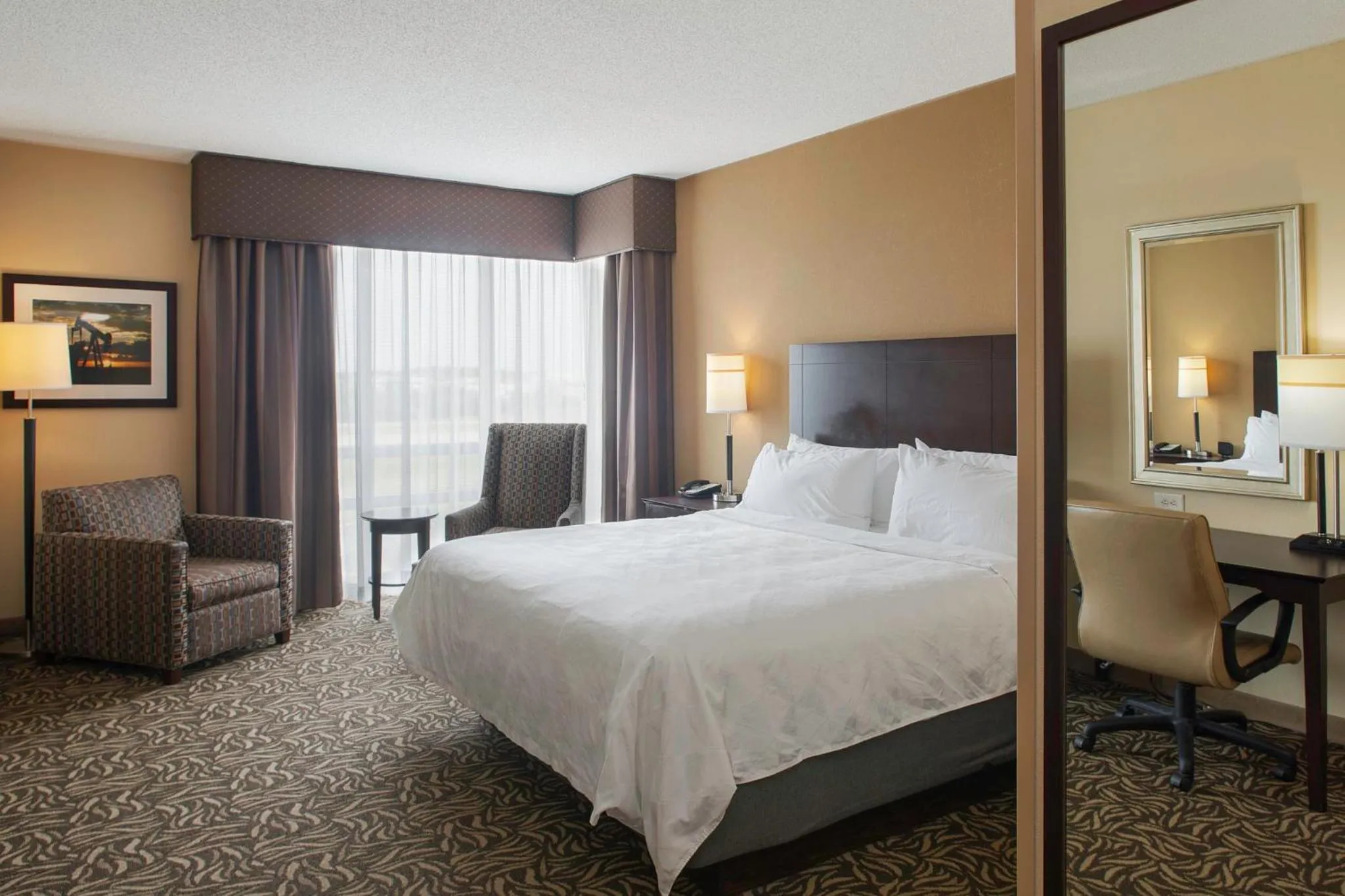 Premium Corner King Room in Holiday Inn Ardmore by IHG