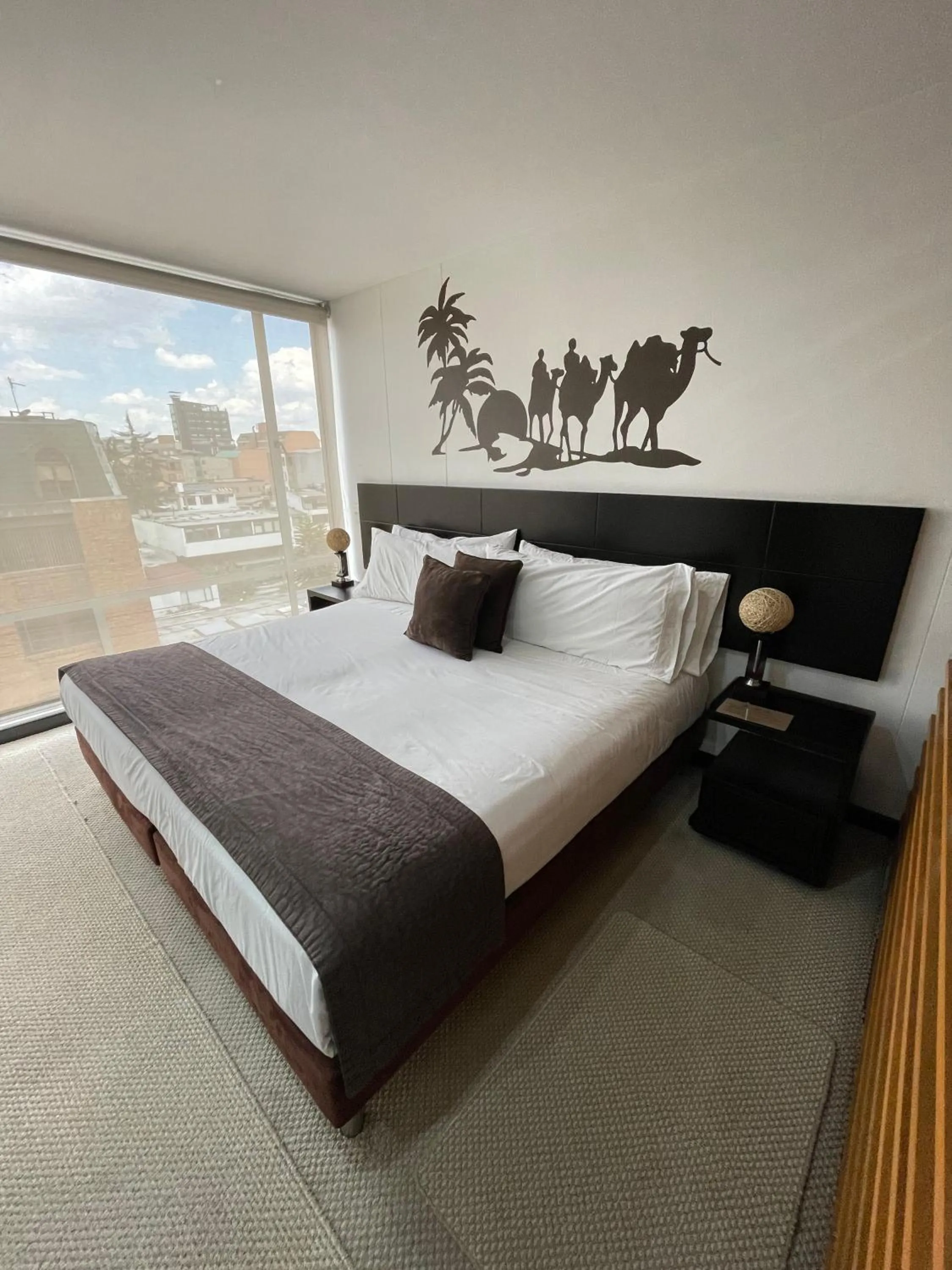 Standard Double Room in Hotel Regency Suites La Feria