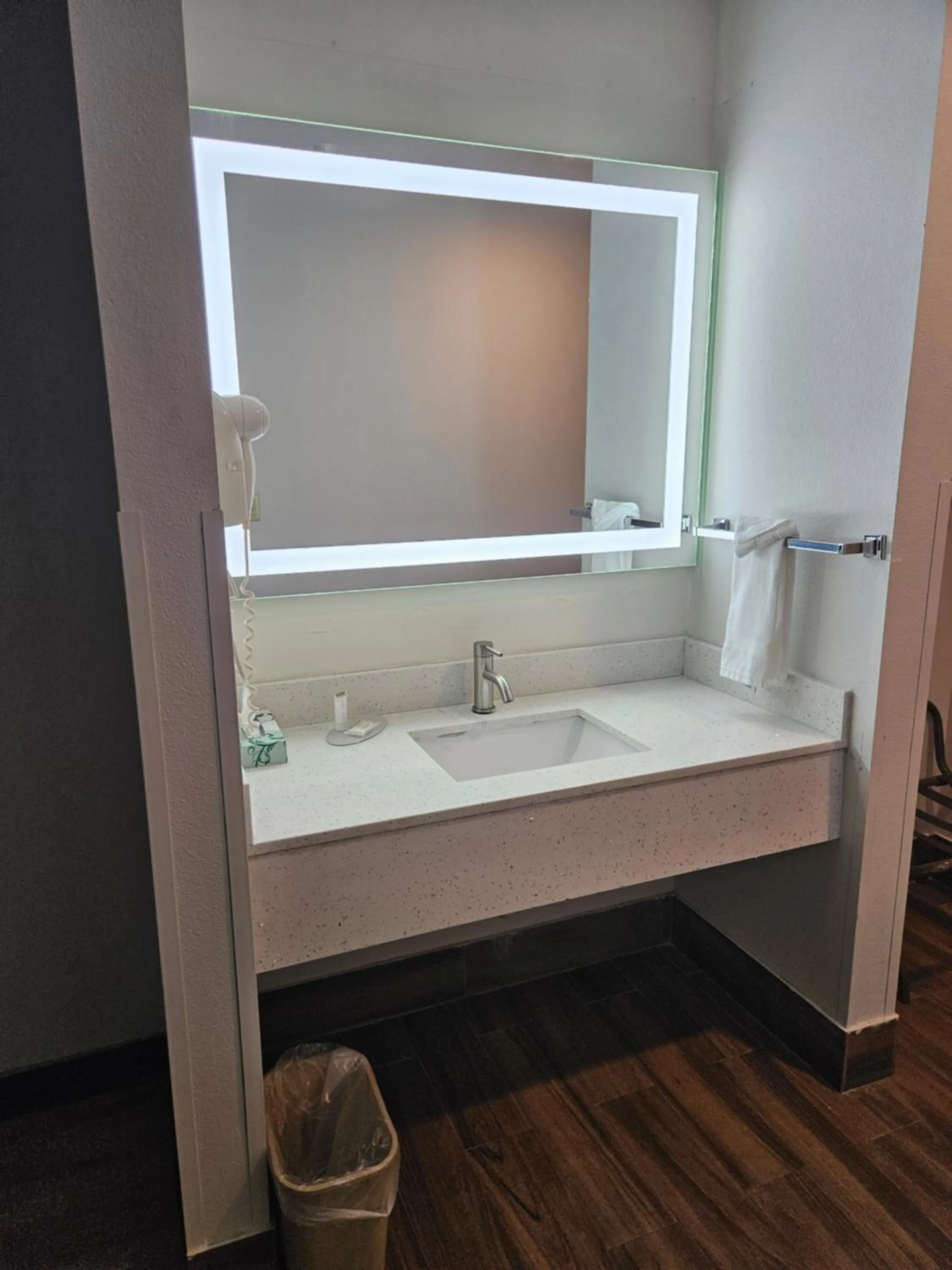 Standard Queen Room in Hotel Zyva