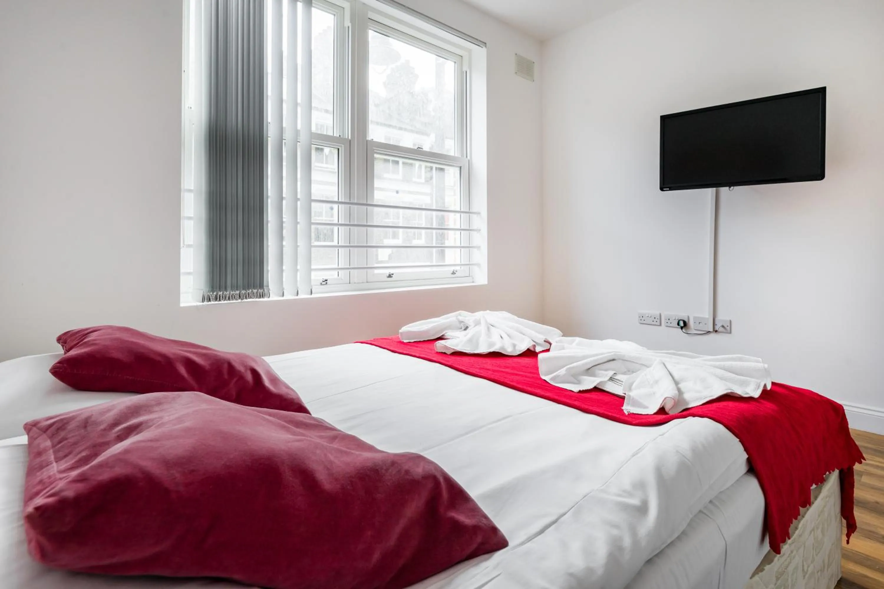 One-Bedroom Apartment in City Rooms