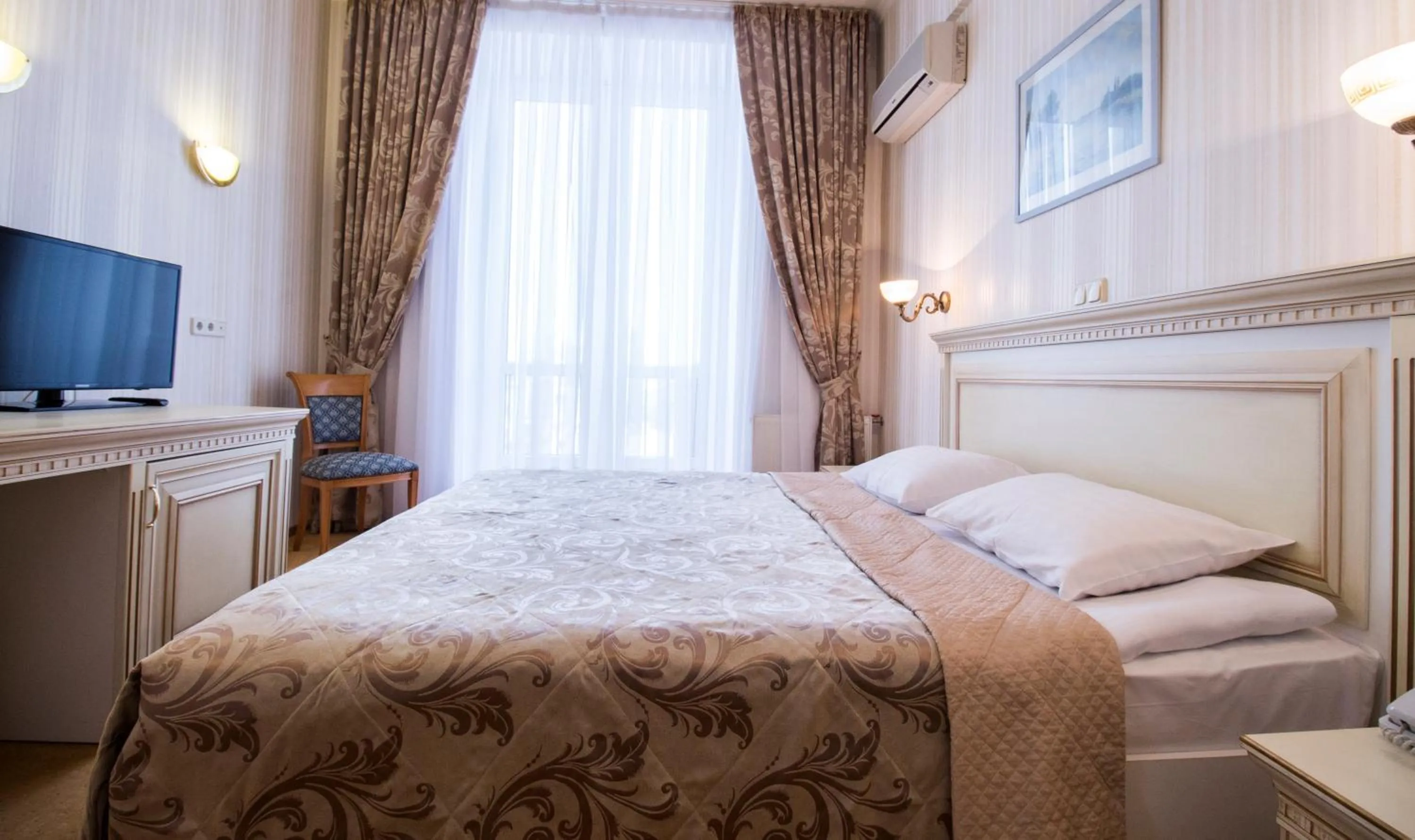 Suite - single occupancy in Ukraine Hotel