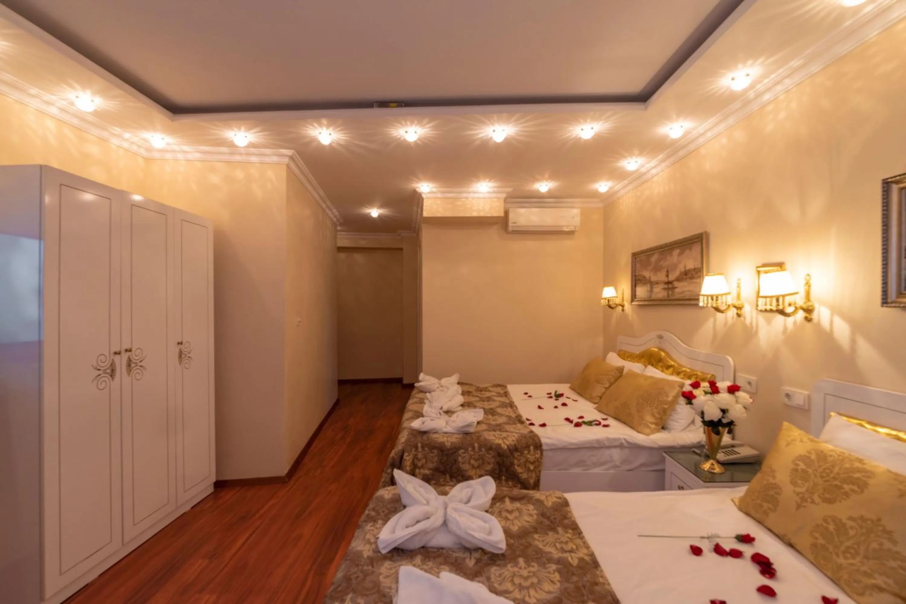 Suite (4 Adults) in Charm Hotel