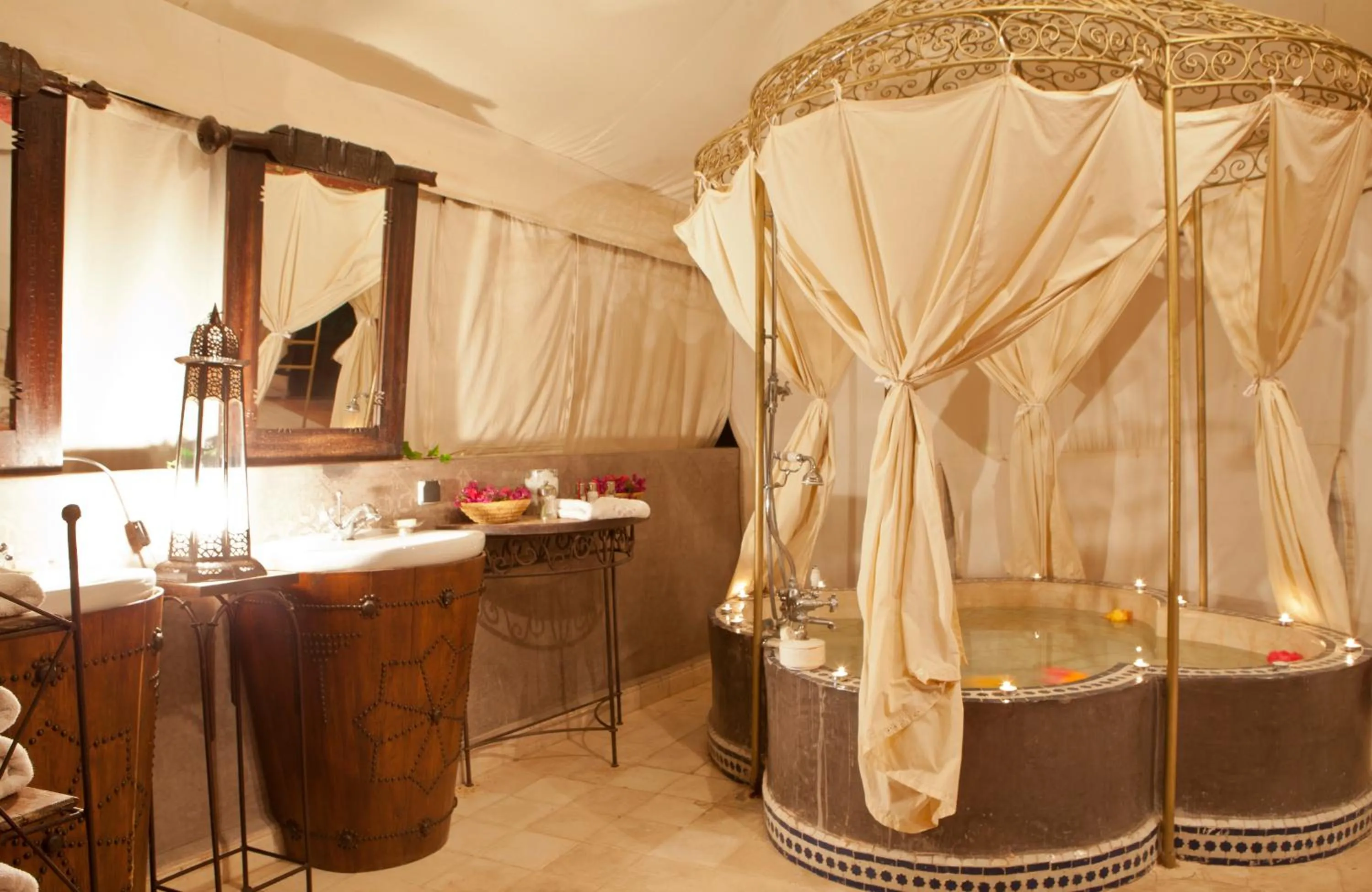 Presidential Tent in Kasbah Agafay Hotel & Spa