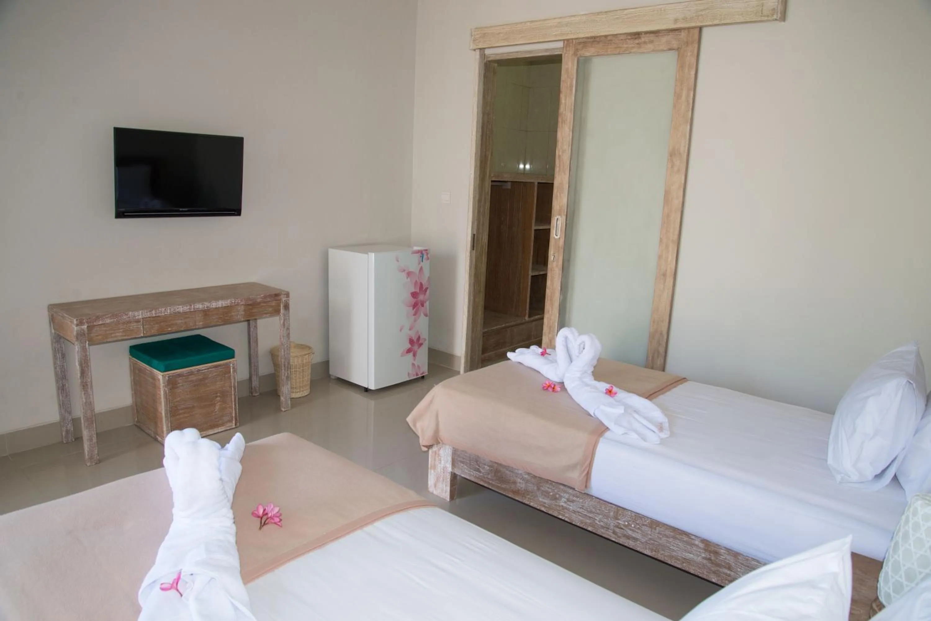 Deluxe Twin Room in Matra Co Working & Co Living