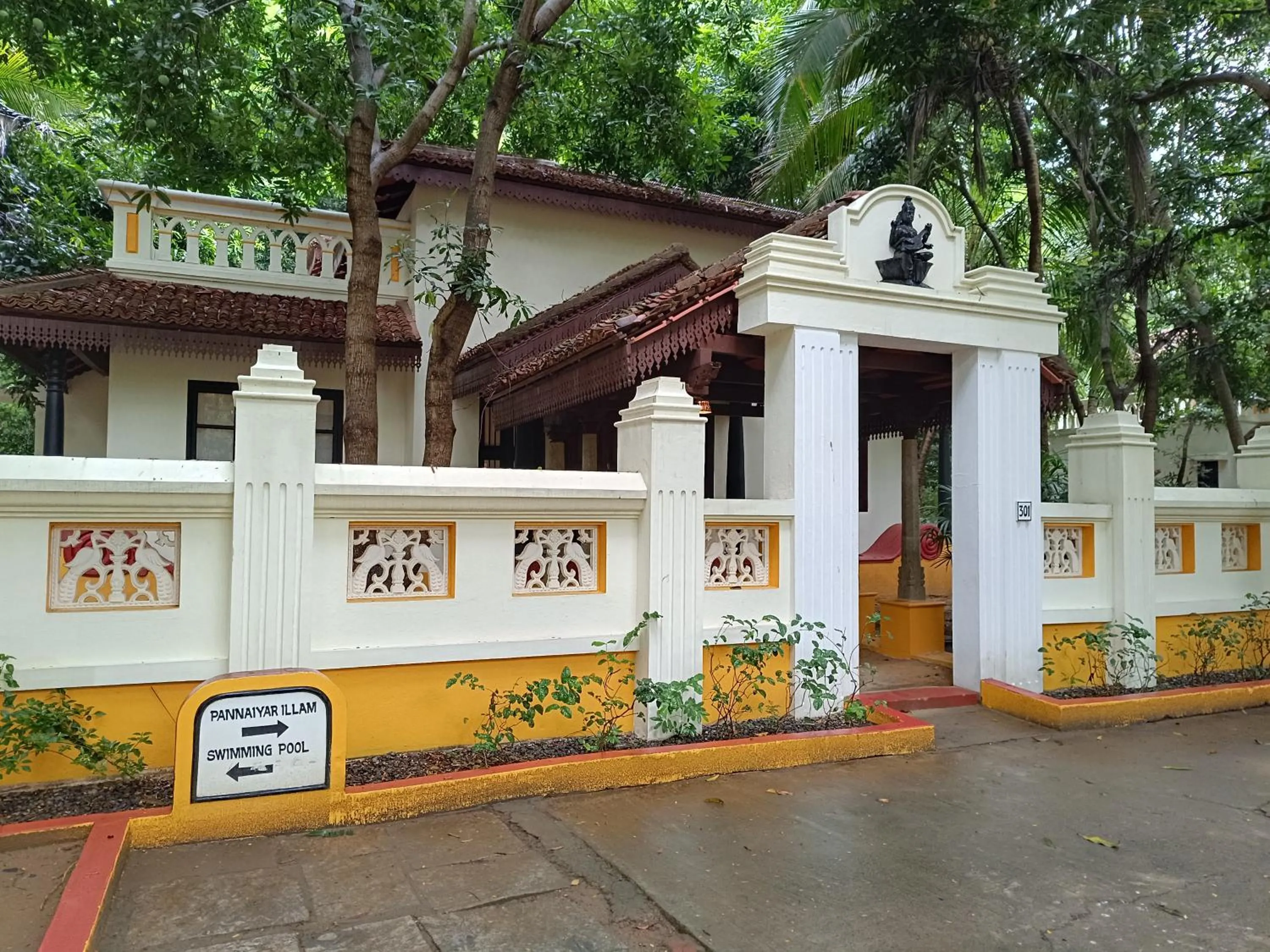 Villa with Private Pool - 20% discount on Ayurveda massage in Mantra Koodam Kumbakonam - A CGH Earth Experience