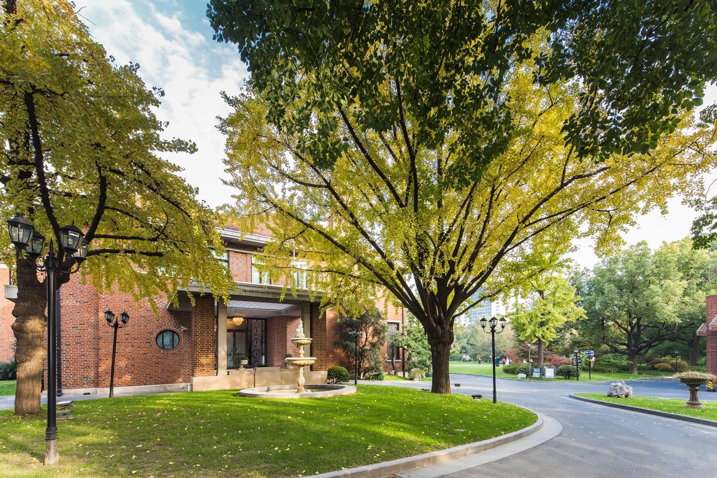 Classic Room in InterContinental Shanghai Ruijin by IHG - Downtown Historic Iconic Garden Hotel