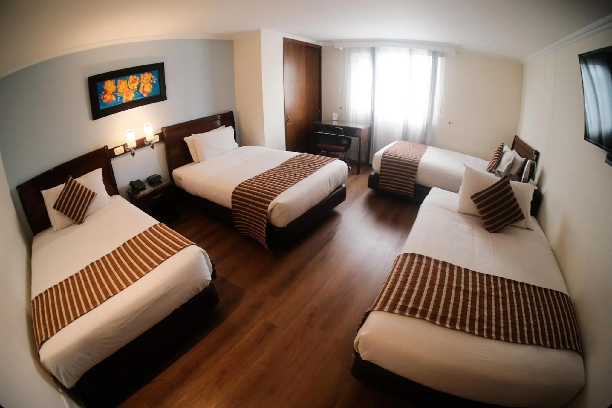 Quadruple Room with Private Bathroom in Hotel San Pablo