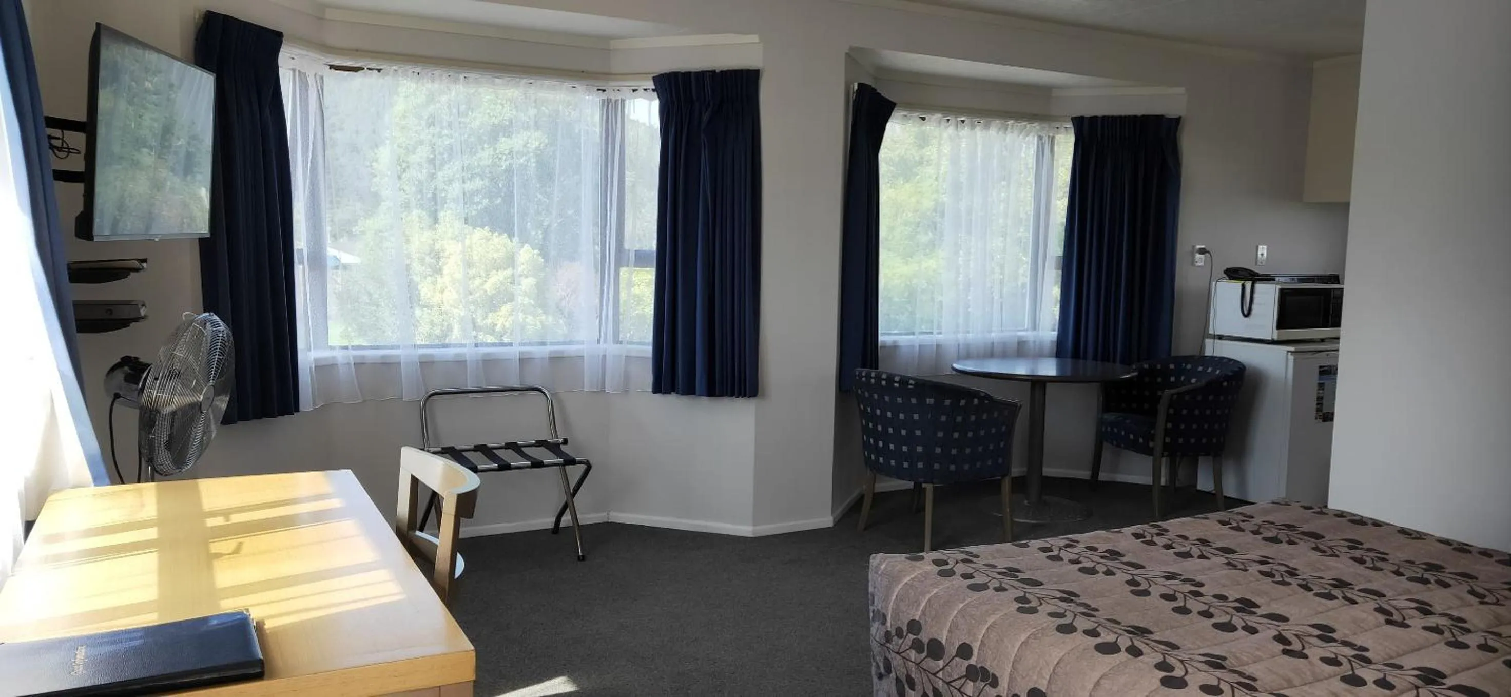 Deluxe Double Room in Cypress Court Motel
