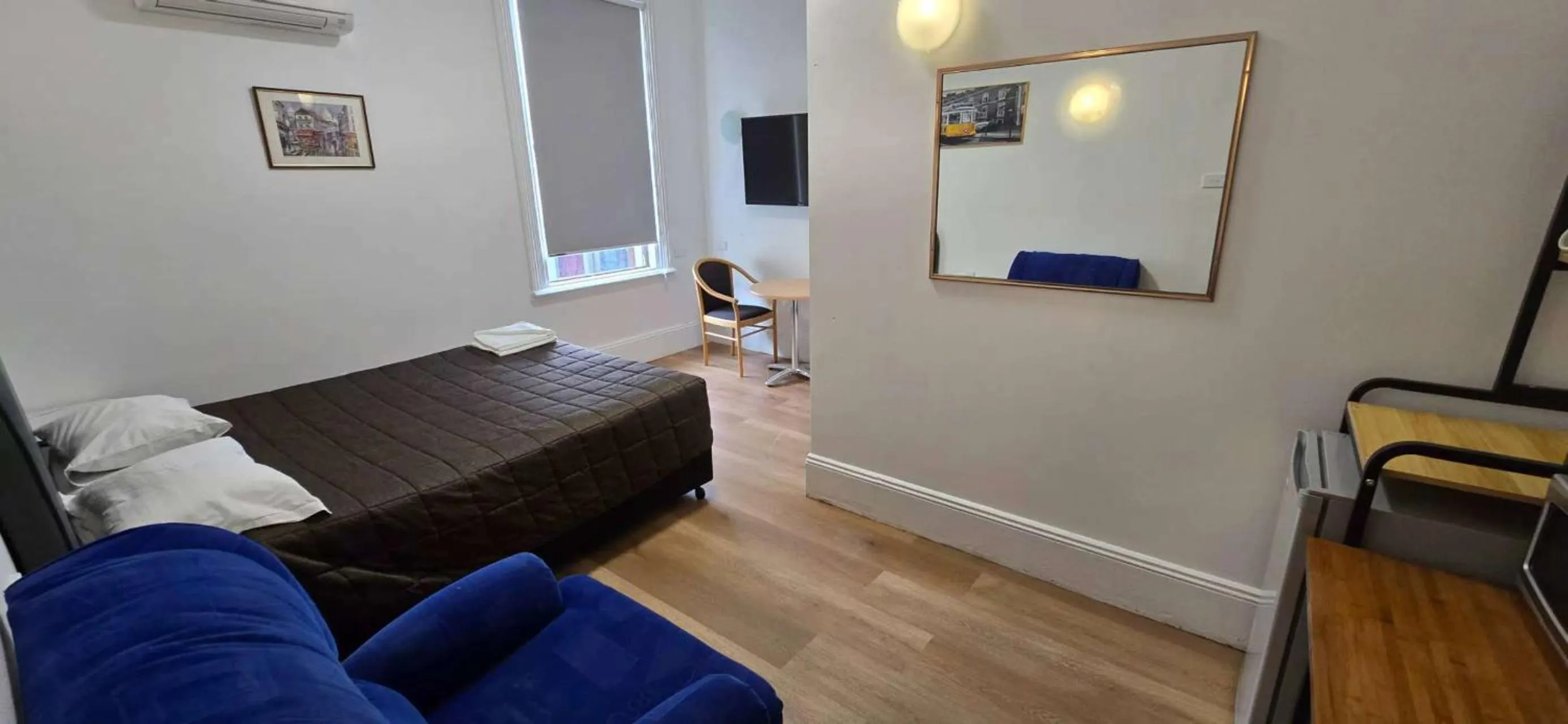 Deluxe Queen Room in Alpine Heritage Motel