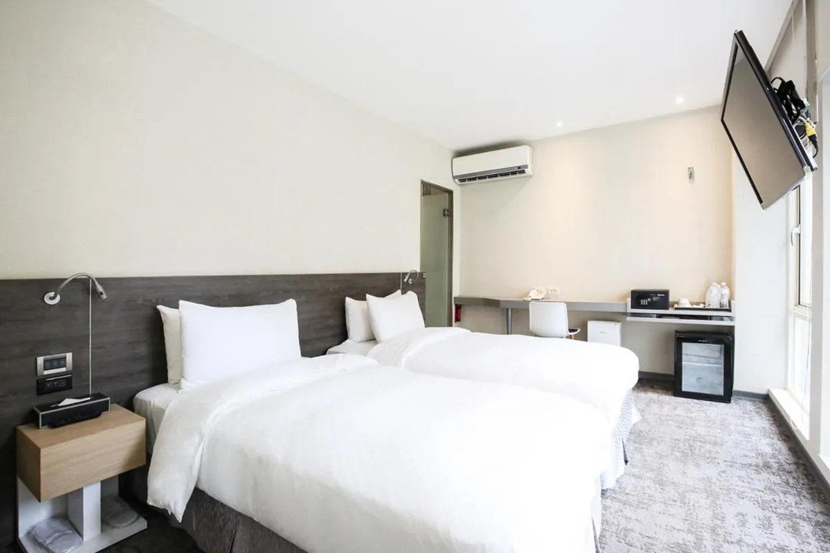 Double or Twin Room in Cityinn Hotel Taipei Station Branch I