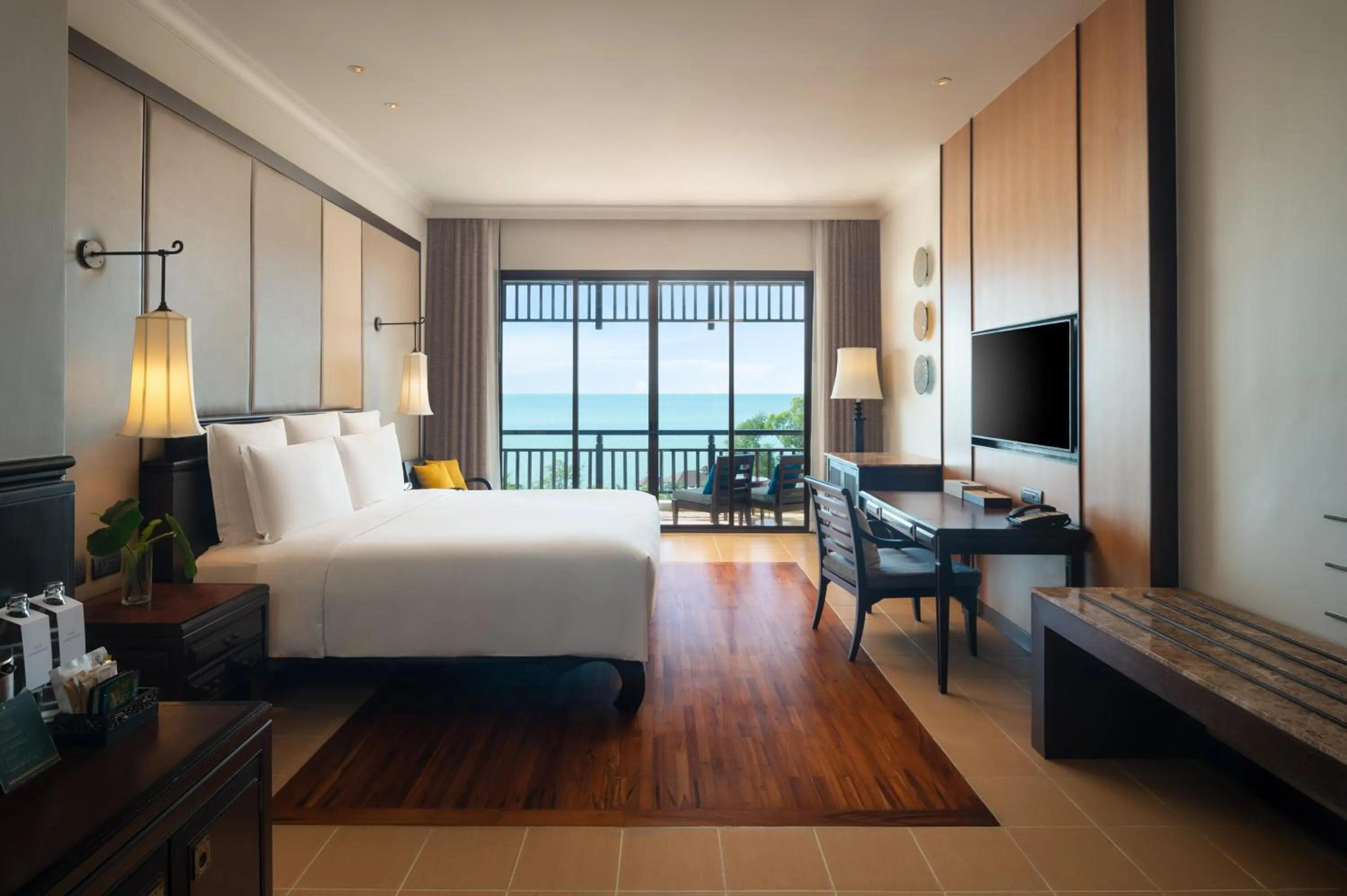 Classic King Room with Ocean View in InterContinental Pattaya Resort by IHG