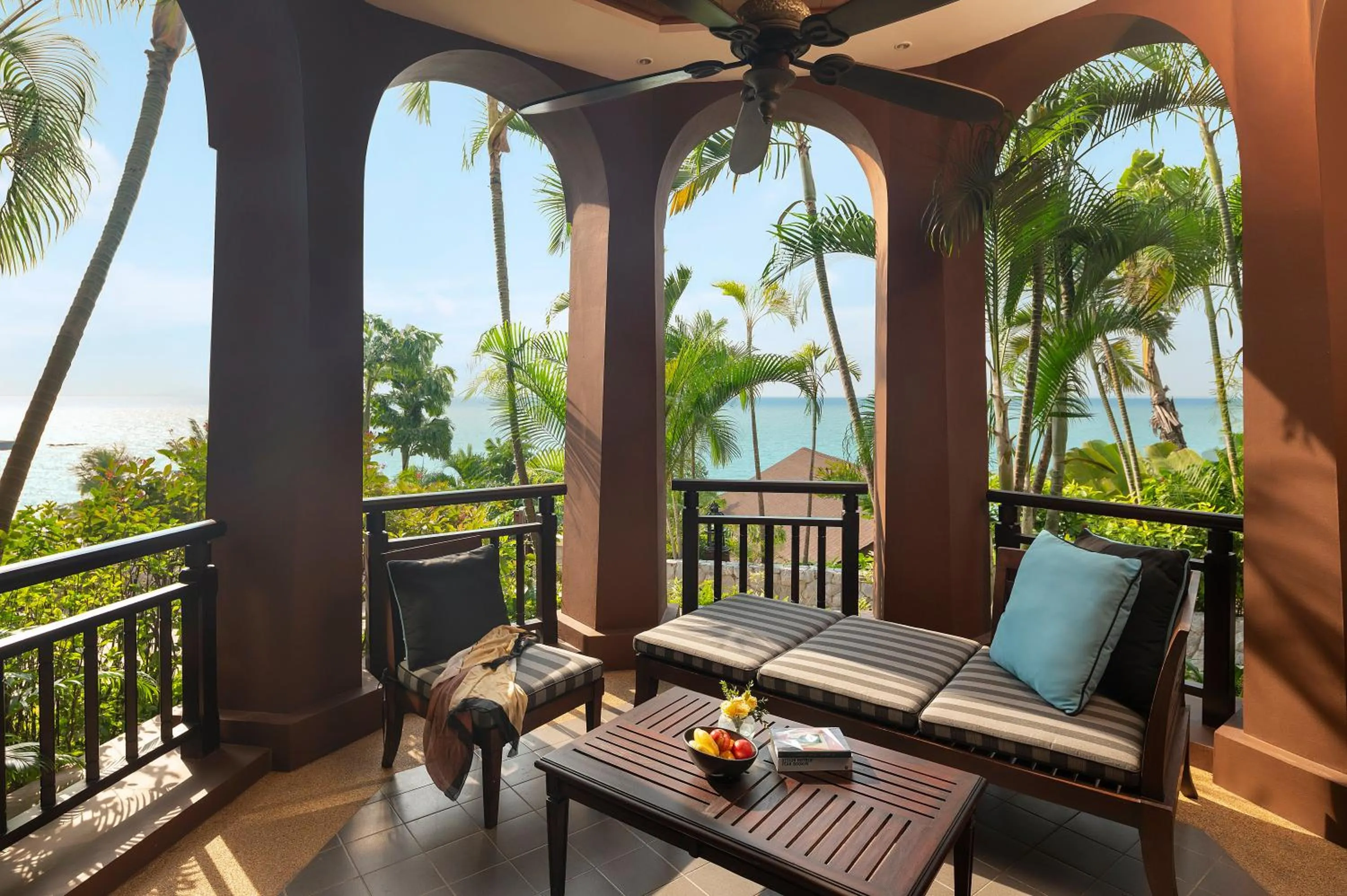 1 King Junior Suite Club Access Ocean View in InterContinental Pattaya Resort by IHG