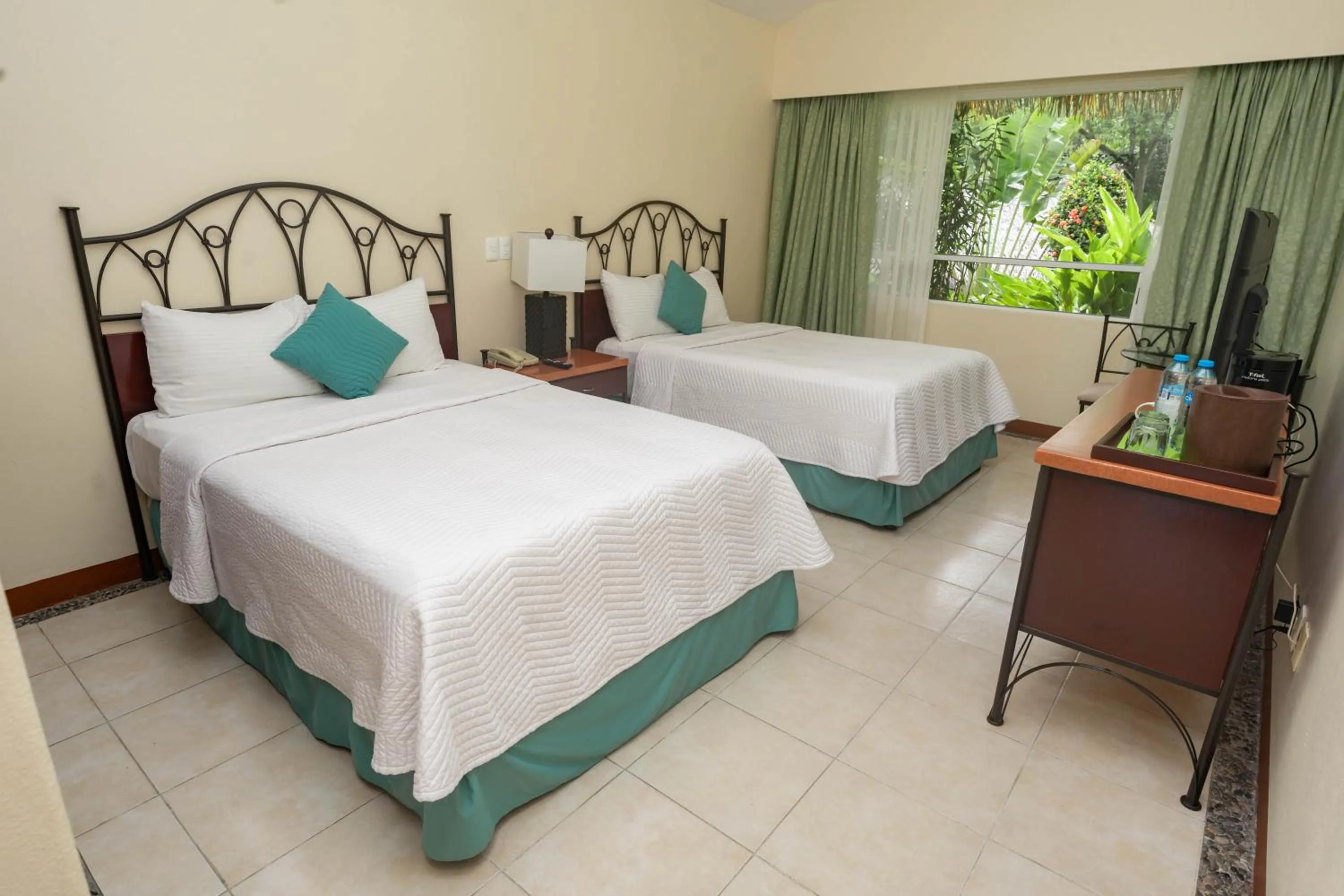 Double Room - Disability Access in Hotel Villa Mercedes Palenque