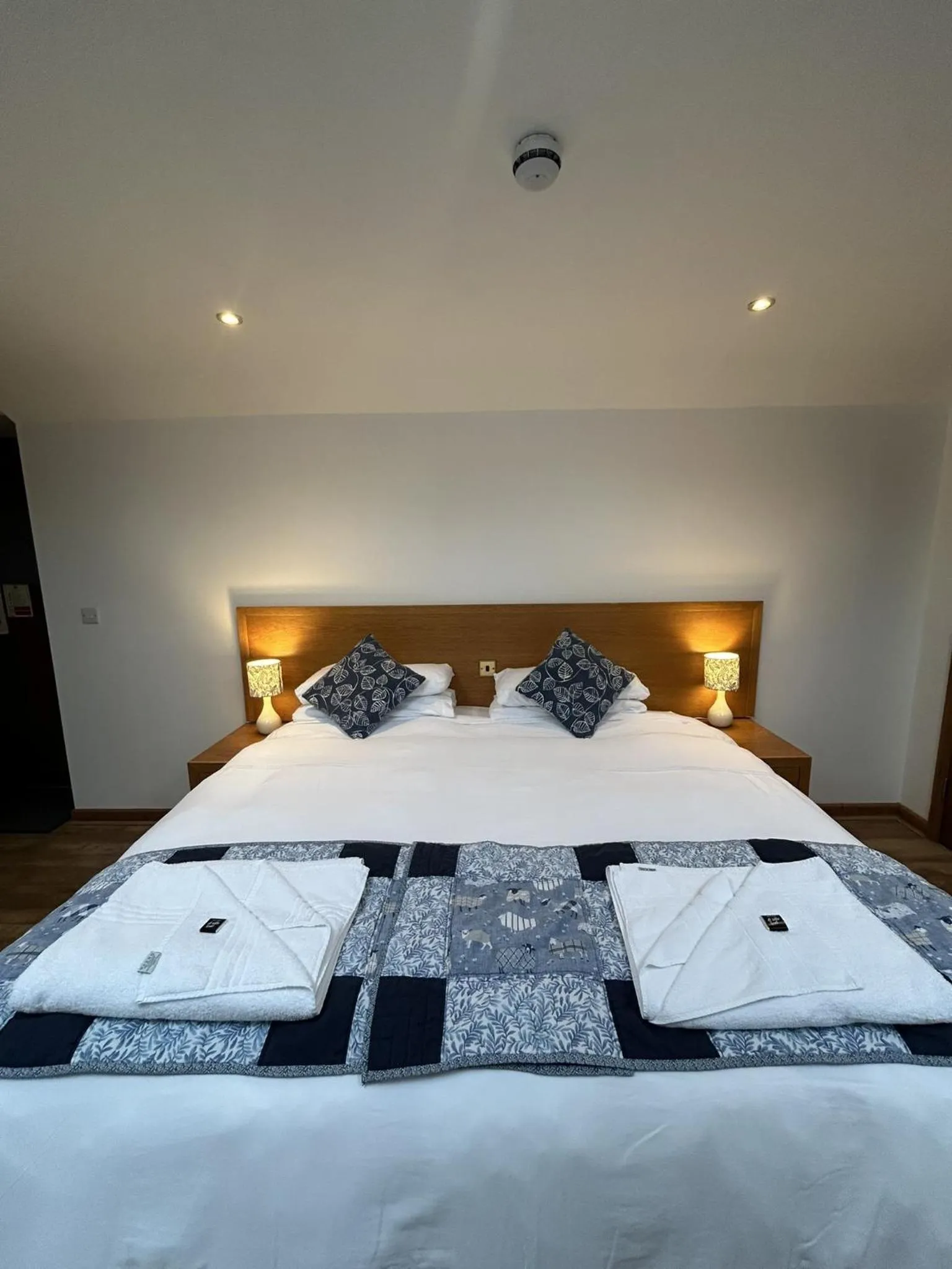 Double Room with Private Bathroom in The Golden Fleece
