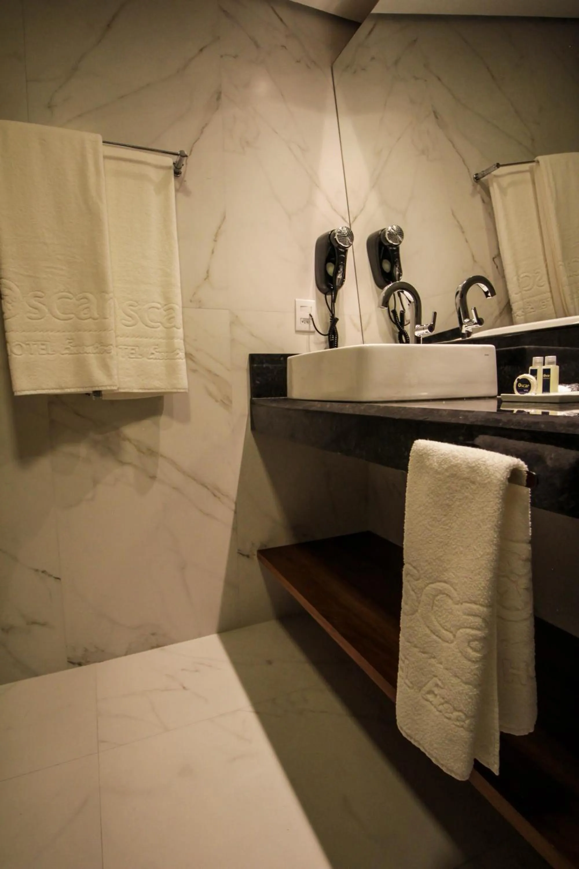 Superior Double Room in Oscar Hotel Executive