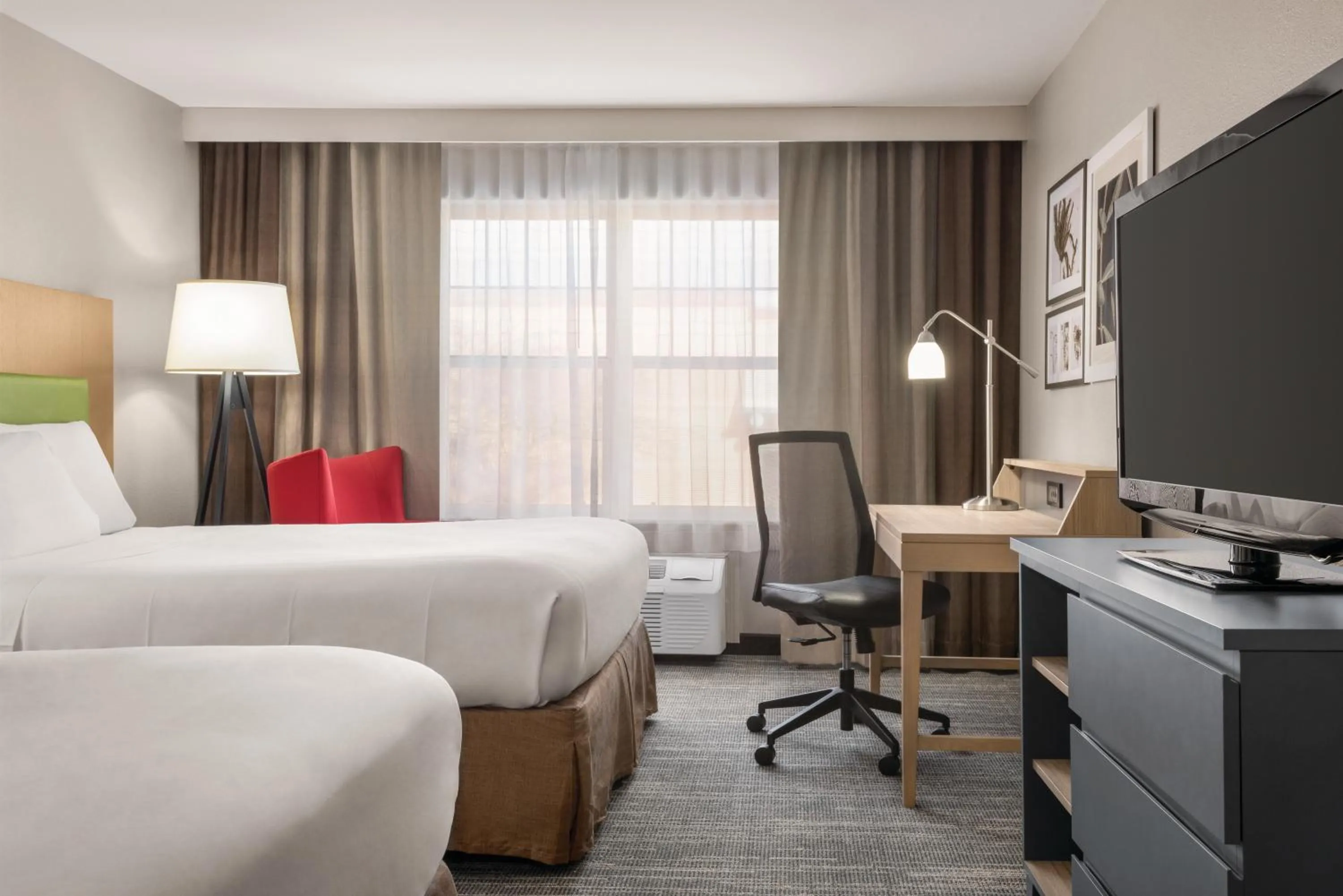 Queen Room with Two Queen Beds - Non-Smoking in Country Inn & Suites by Radisson, Dubuque, IA