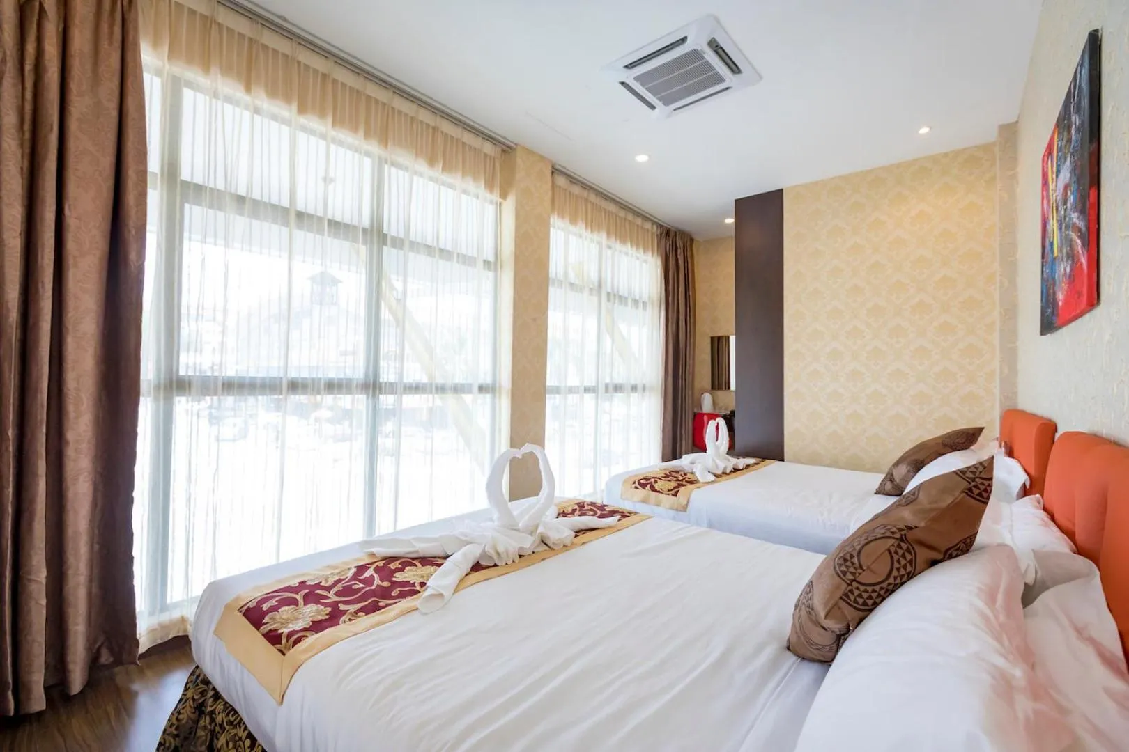 Deluxe Family Suite in Hamilton Hotel Kajang