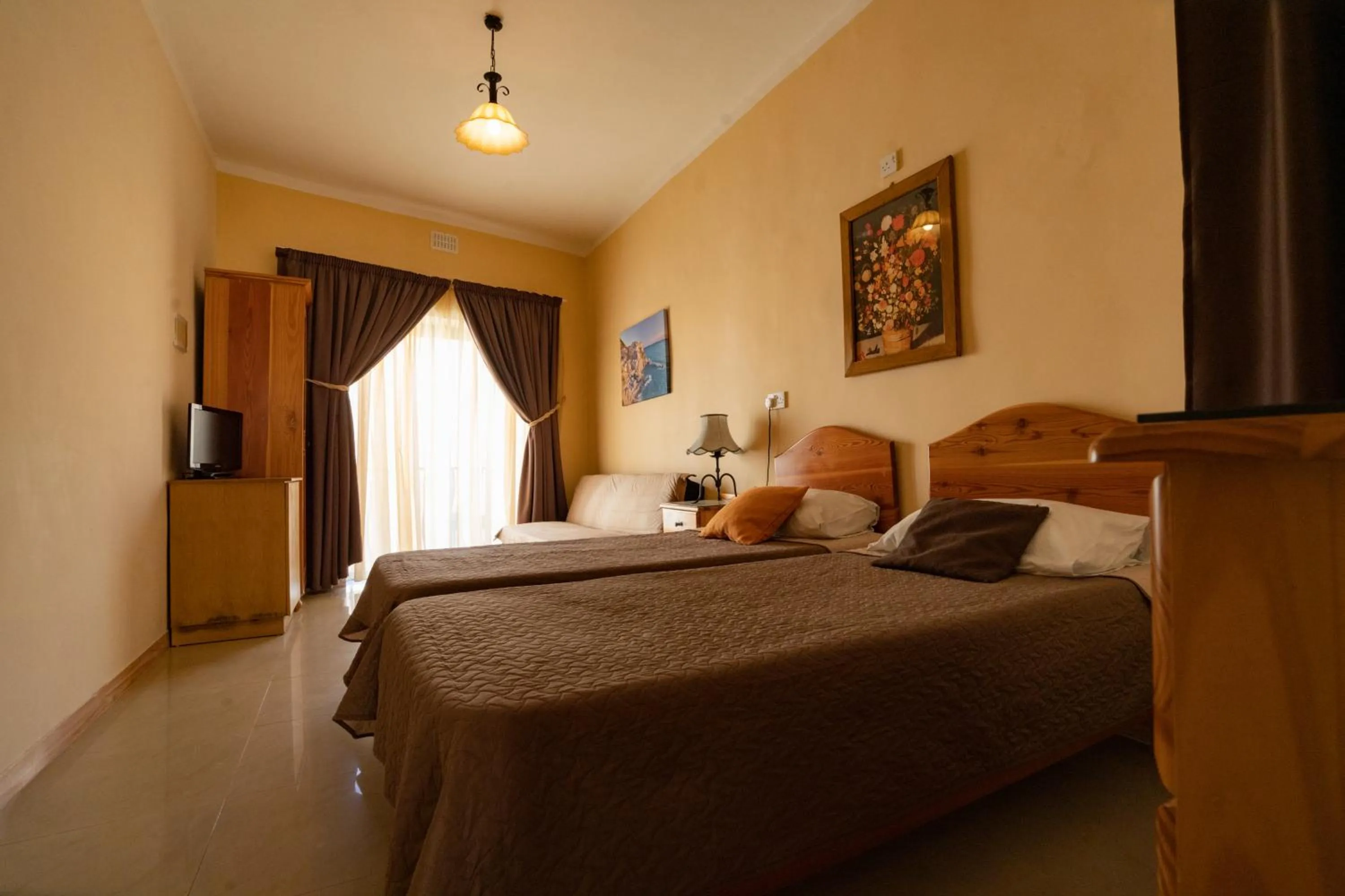 Quadruple Room in Lantern Guest House