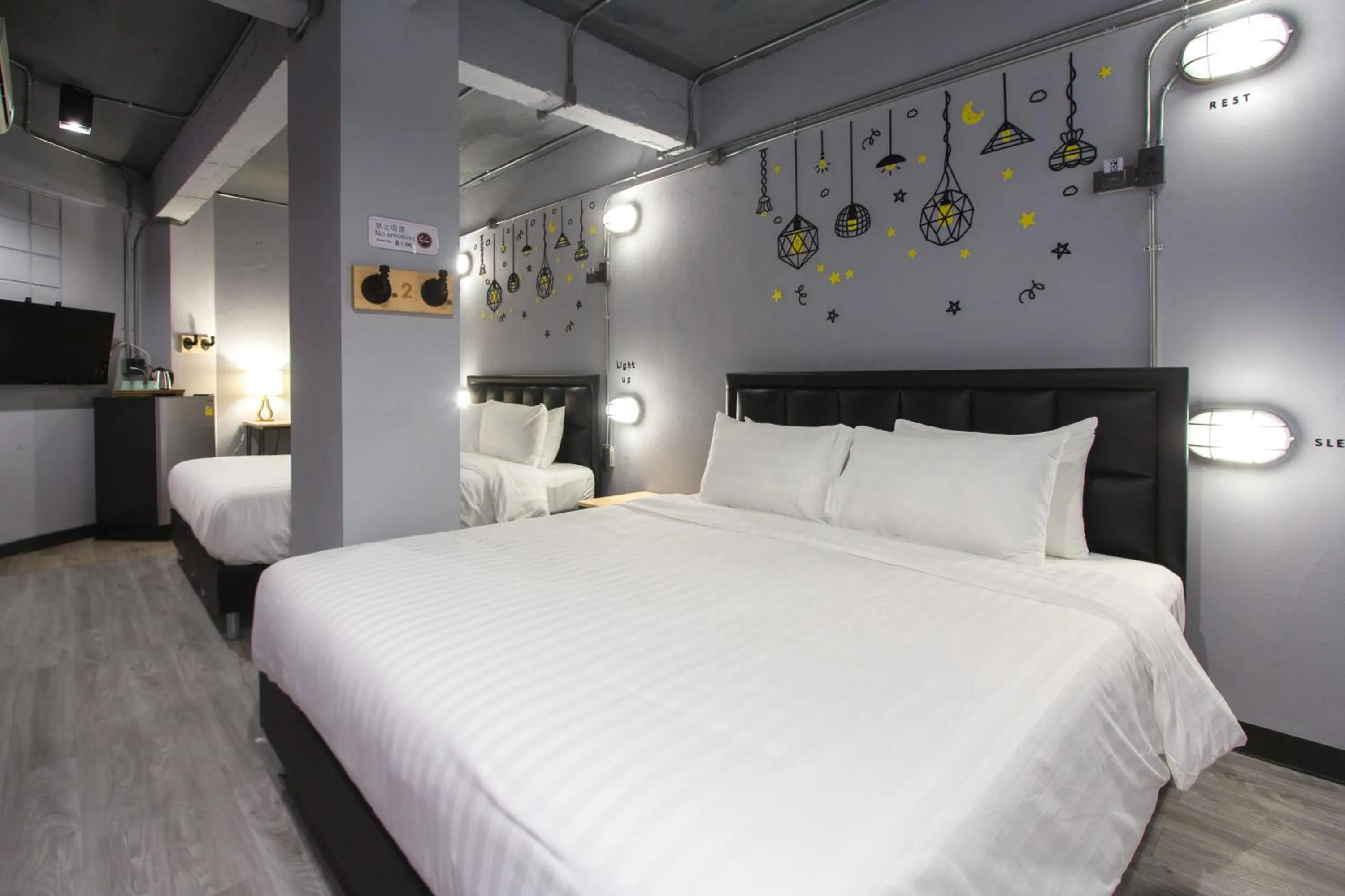 Deluxe Family Room without Window in Rest24 Residence