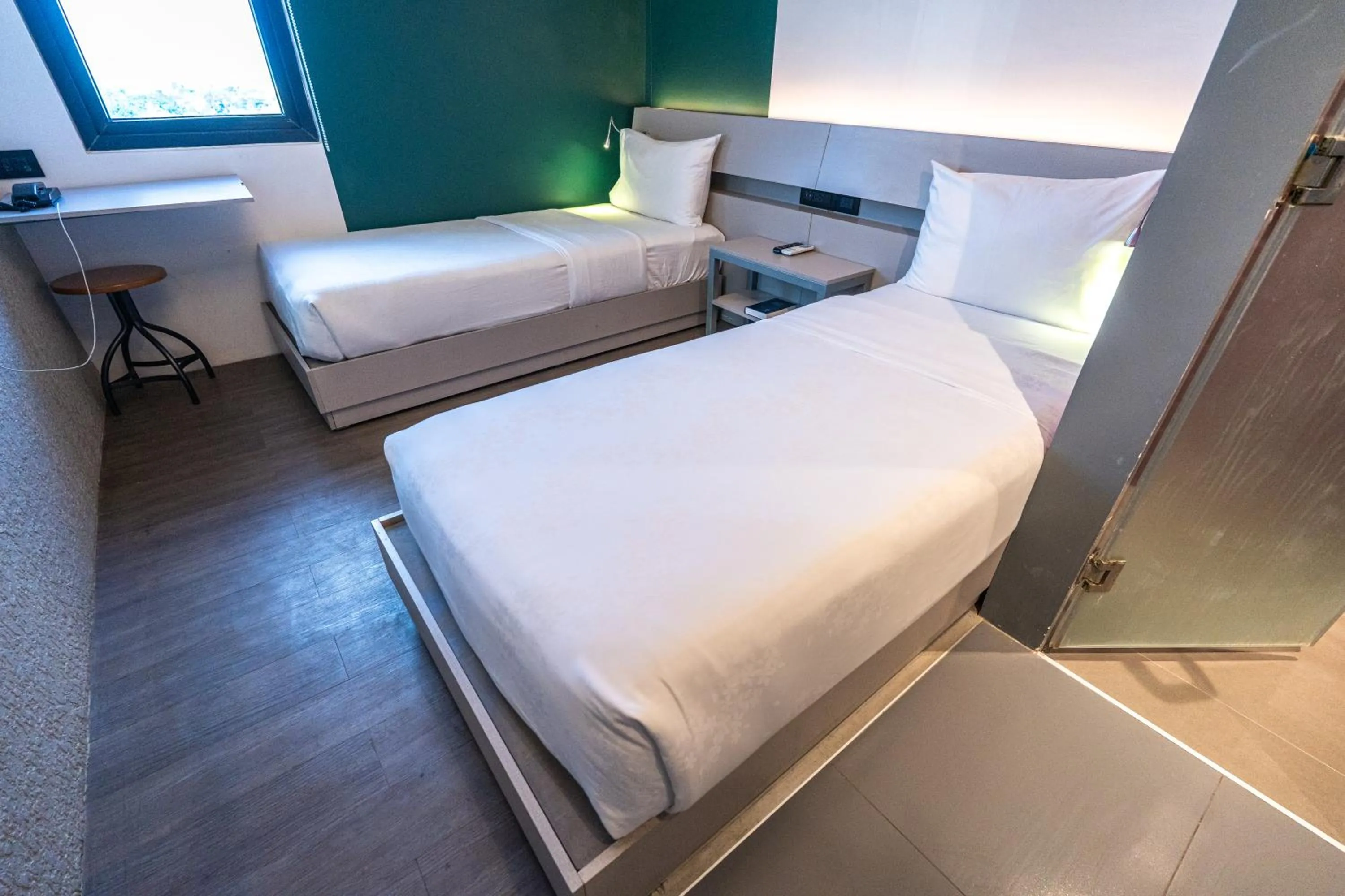 Superior Double or Twin Room in Yello Hotel Cebu powered by Cocotel