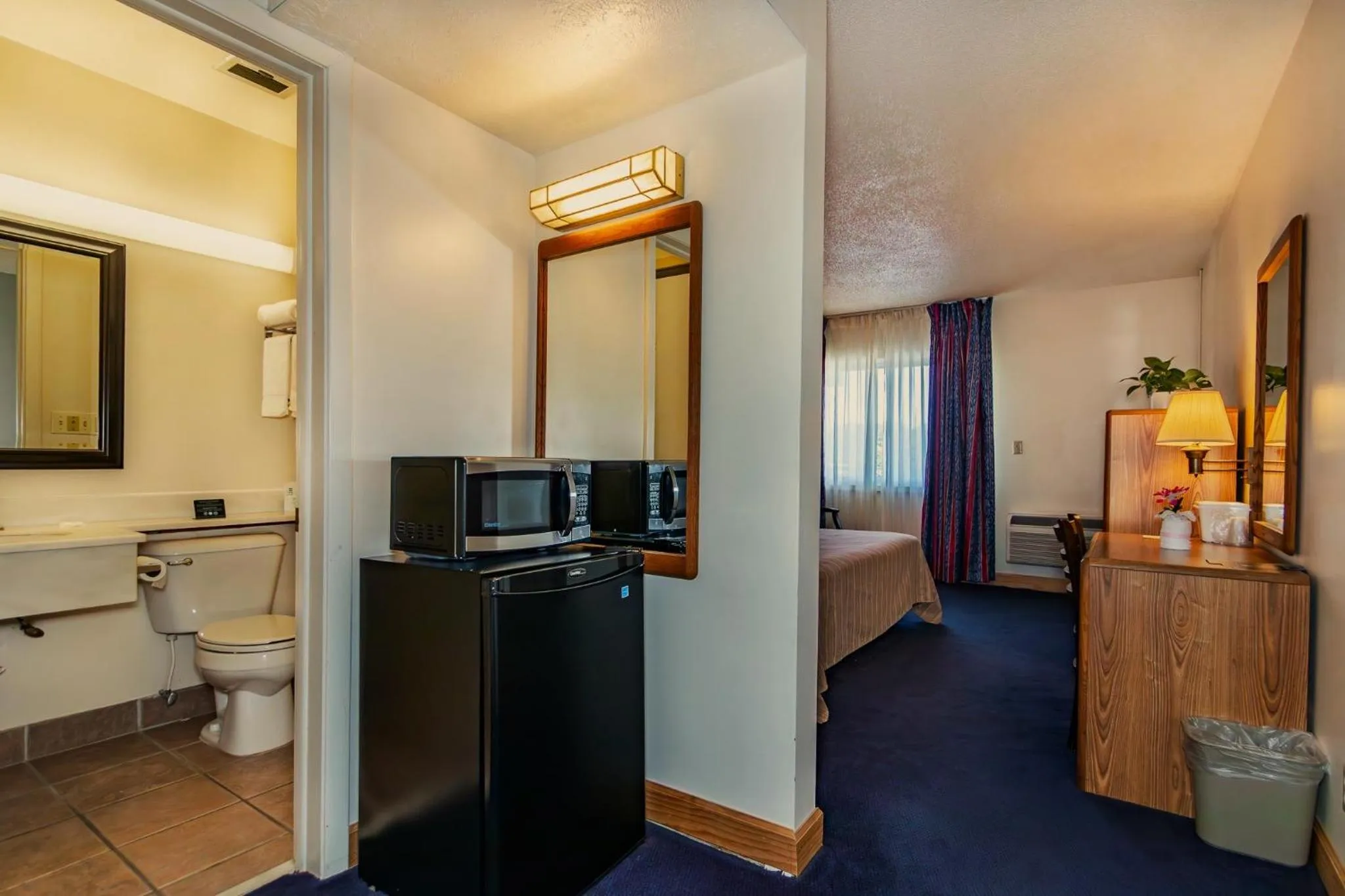 King Room in Americas Best Value Inn Ashtabula/Austinburg