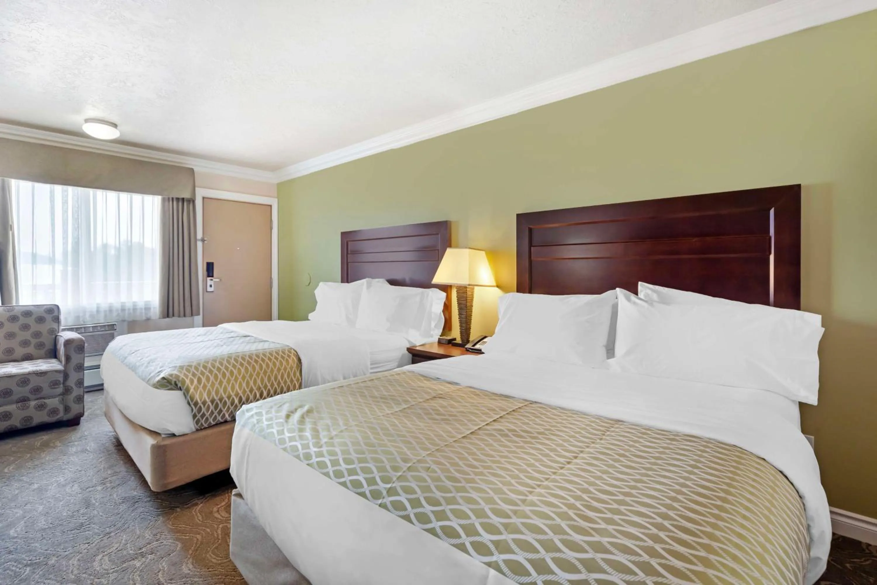 Queen Room with Two Queen Beds - Non-Smoking in Best Western PLUS Mirage Hotel and Resort