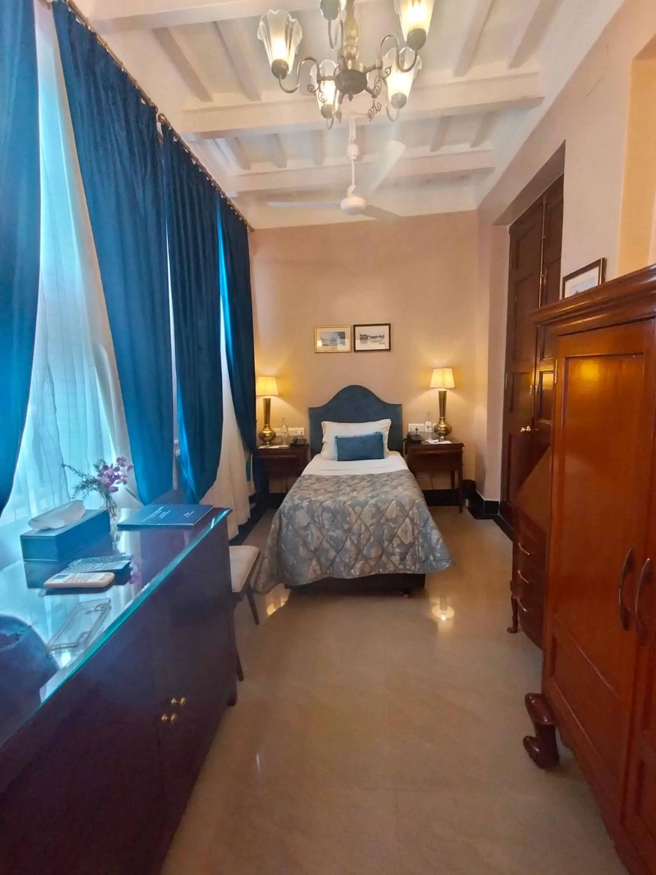 Deluxe Single Room in The Elgin Fairlawn, Kolkata