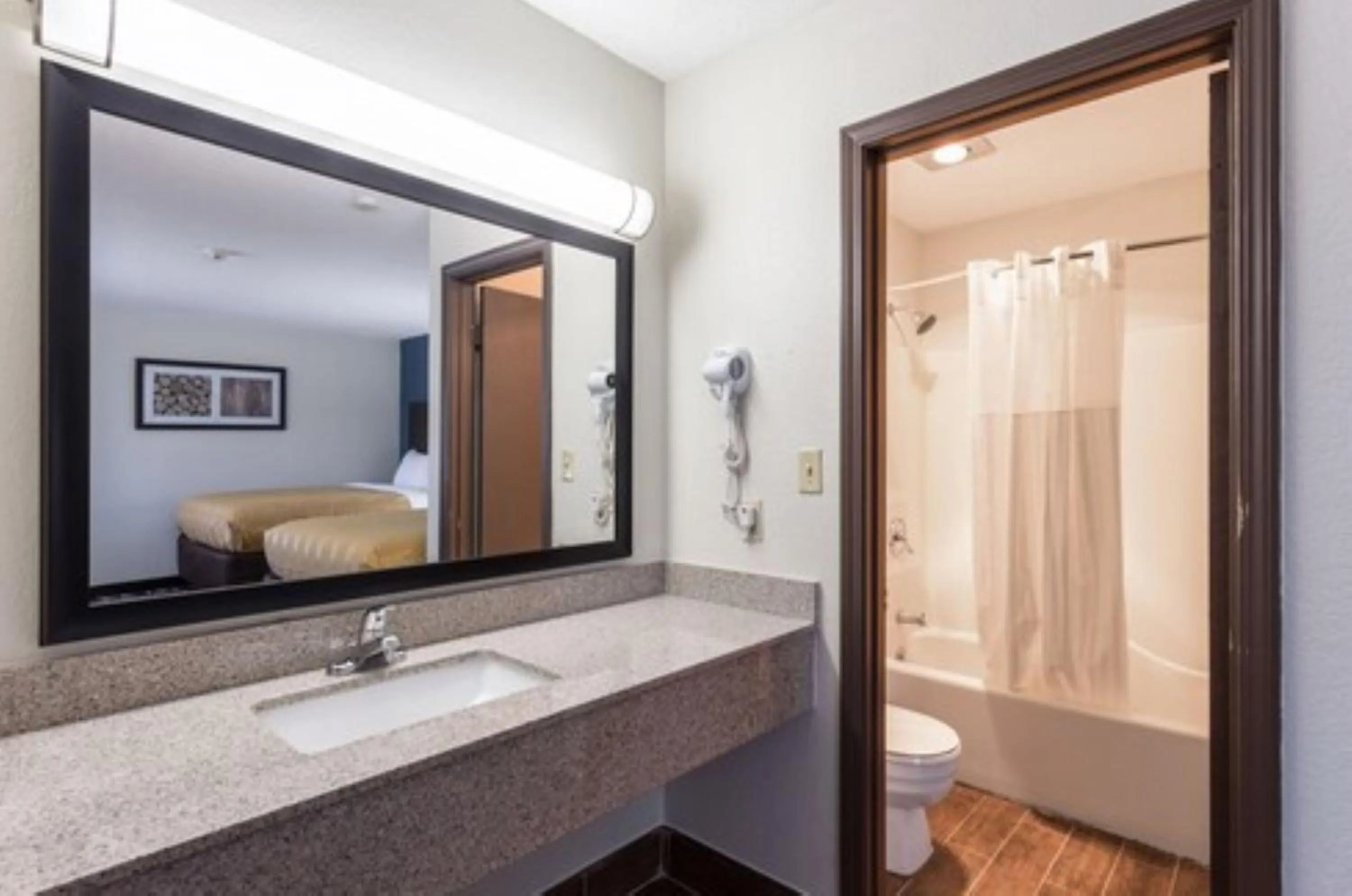 King Room - Accessible/Non-Smoking in Quality Inn Farmington