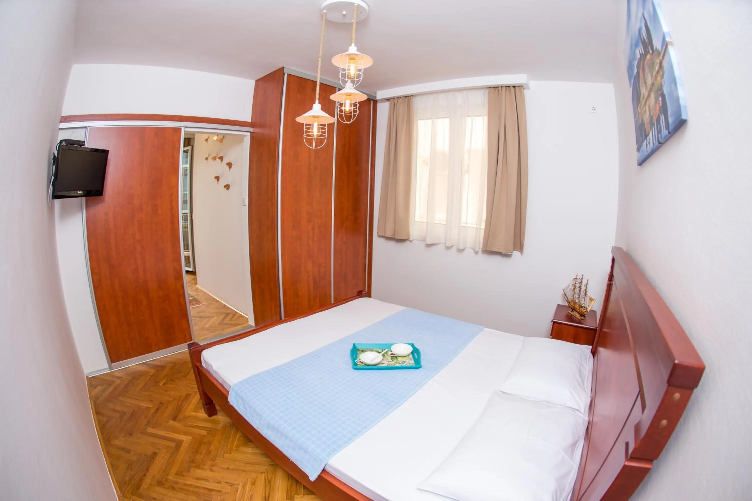 Triple Room with Balcony in Villa DiEden