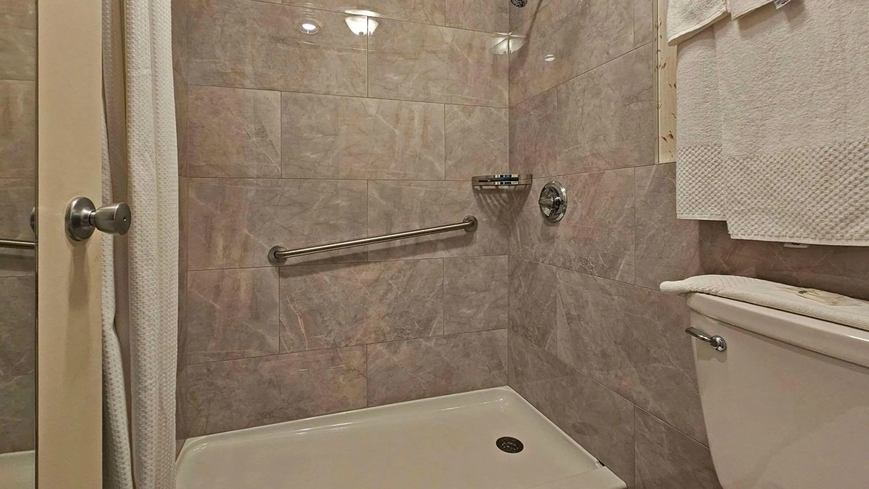 Bedroom in Quality Inn Ennis