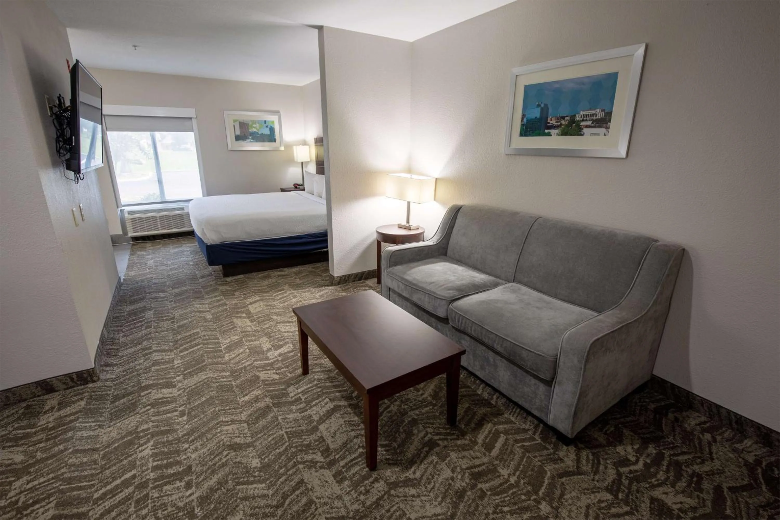 King Room with Roll-in Shower - Disability Access/Non-Smoking in Best Western Plus Lafayette Vermilion River Inn & Suites