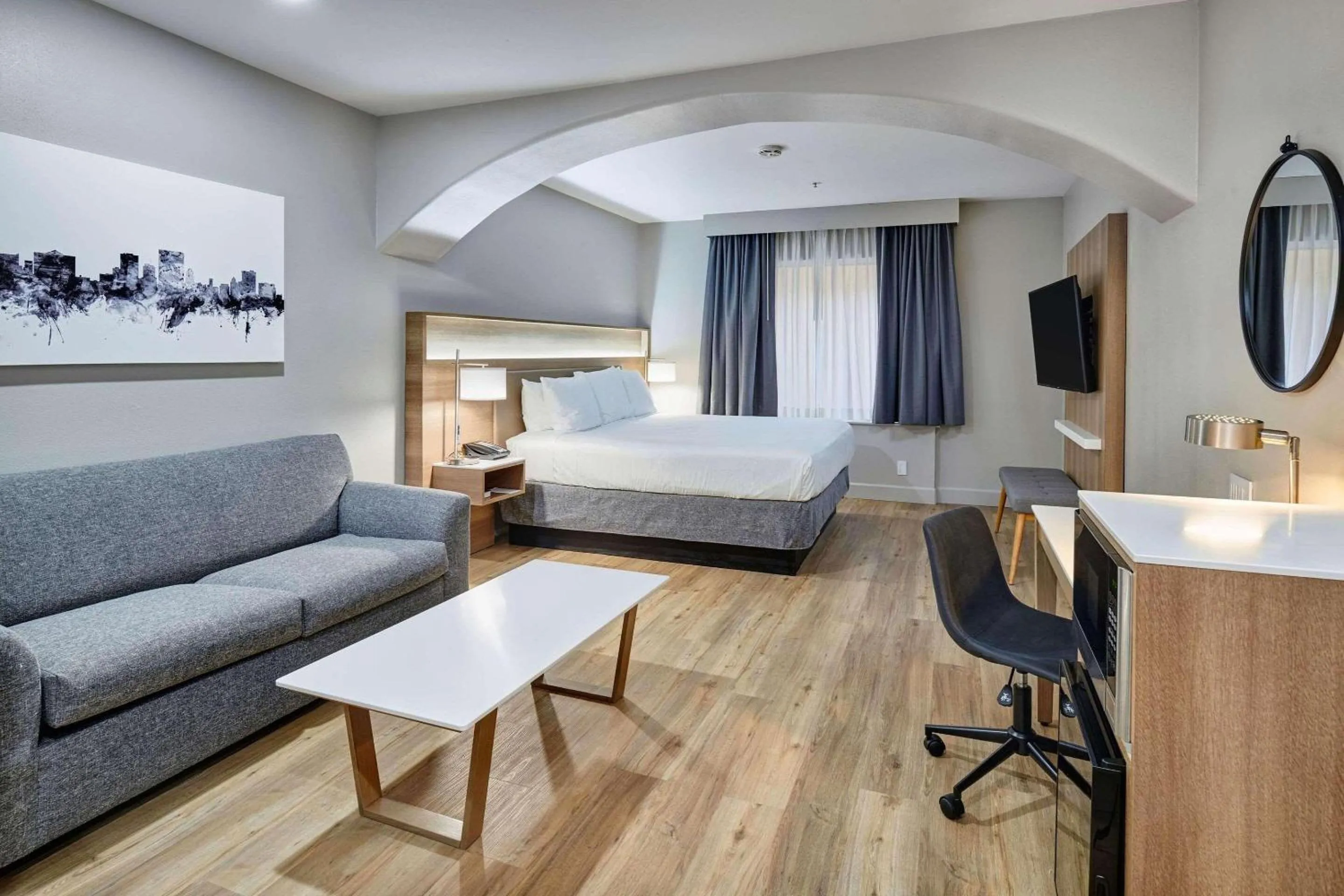 King Room - Disability Access/Non-Smoking in Radisson Hotel El Paso Airport