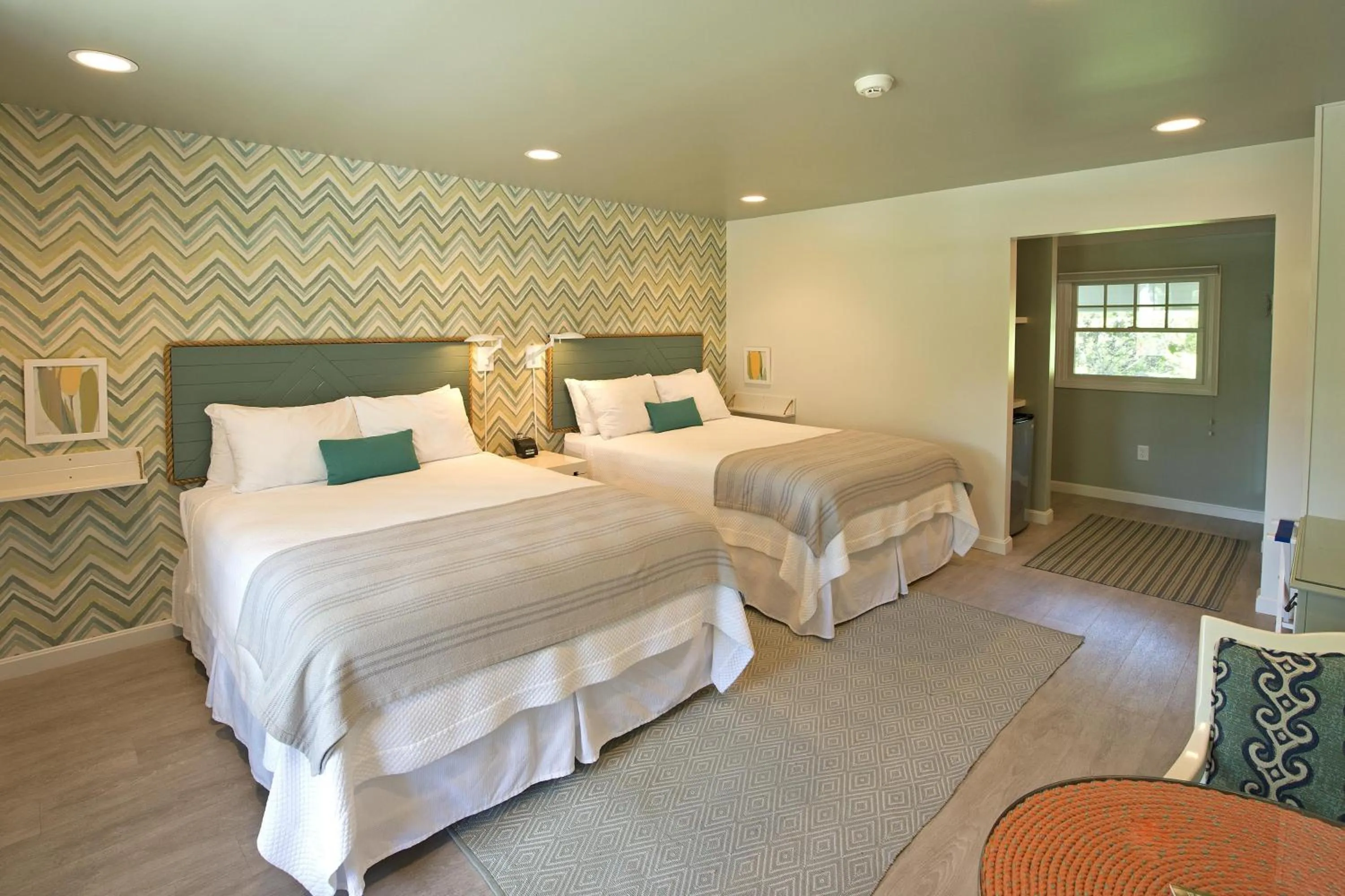 Cove View Queen Queen  in The Lodge on the Cove