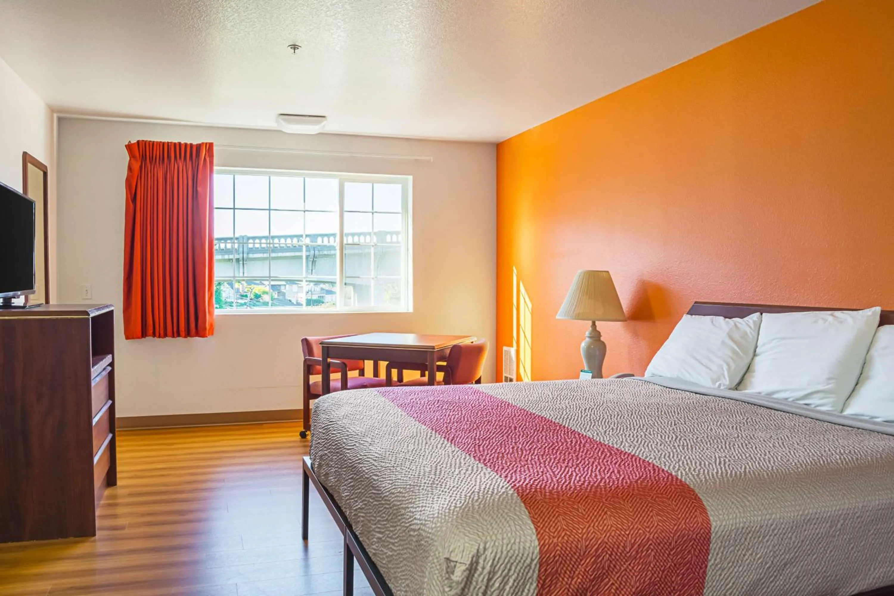 Deluxe King Room - Non-Smoking in Motel 6-Newport, OR