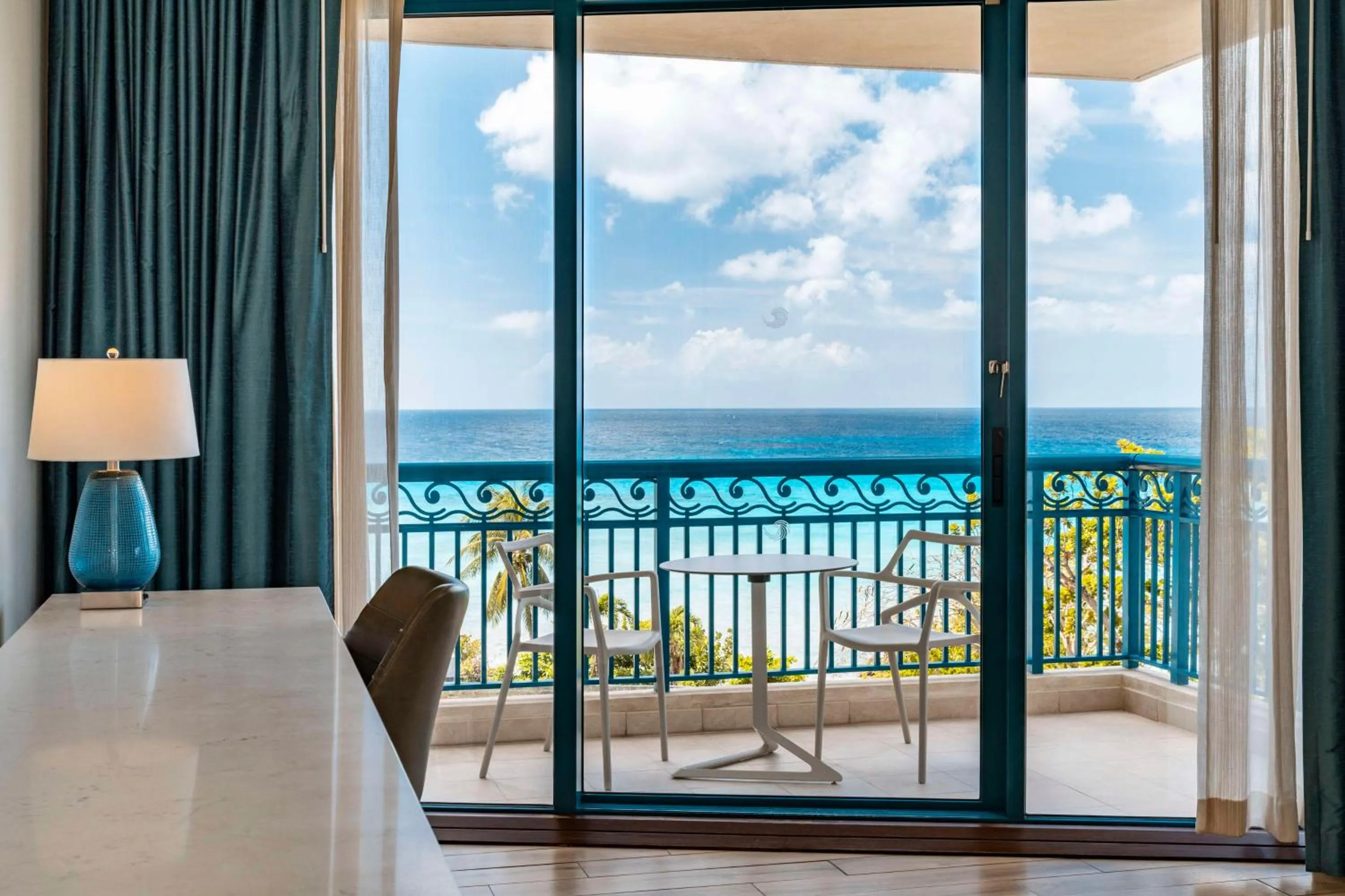 Corner King Room in Hilton Barbados Resort
