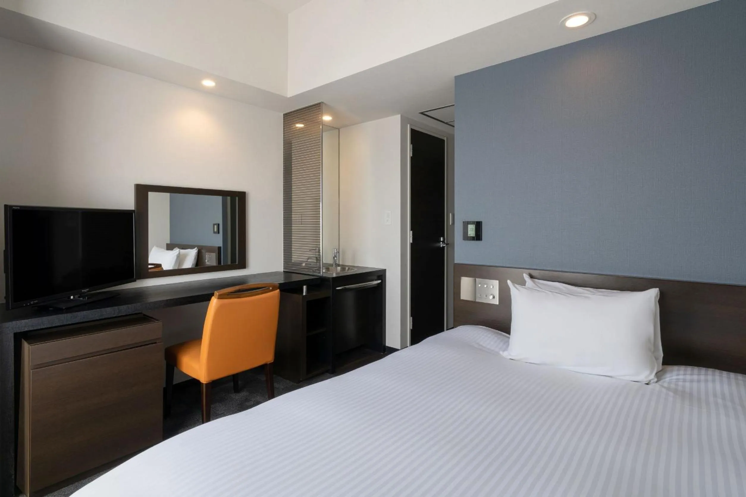 Double Room with Small Double Bed - Non-Smoking in Hotel Vista Ebina